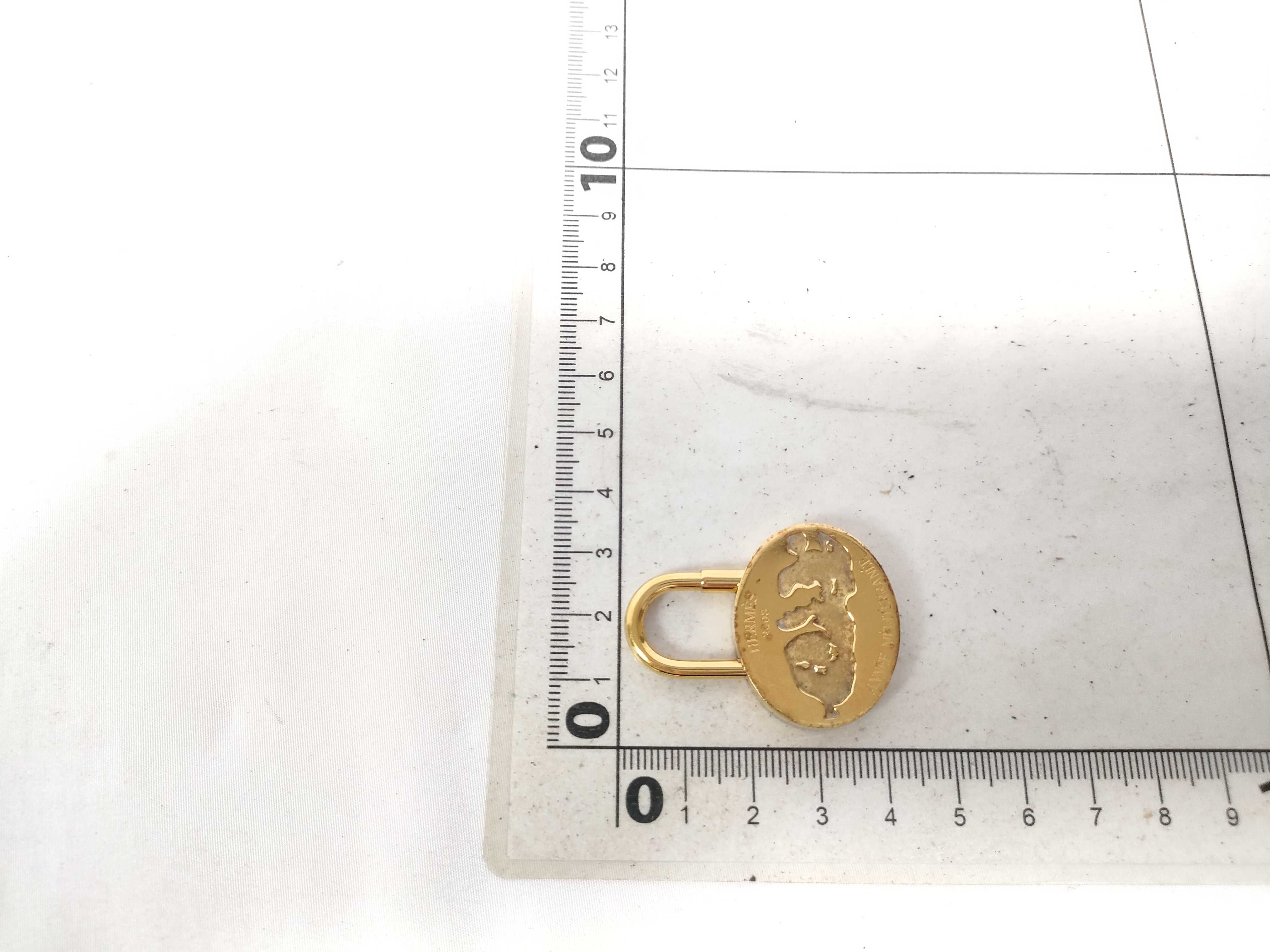 Mediterranean 2003 Gold Plated Padlock Keychain Charm Key Case/Keychain — view 9
