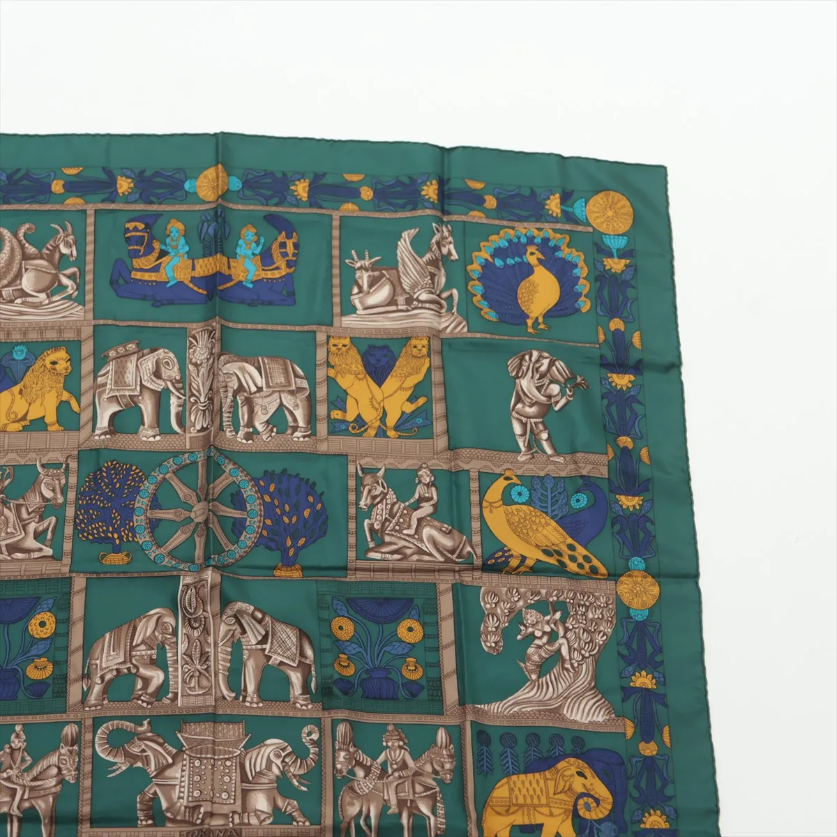 Carre 90 TORANA (Tower Gate) Scarf, Silk, Green. Shows signs of wear, — view 3