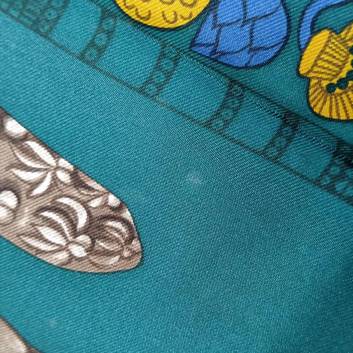 Carre 90 TORANA (Tower Gate) Scarf, Silk, Green. Shows signs of wear, — view 6