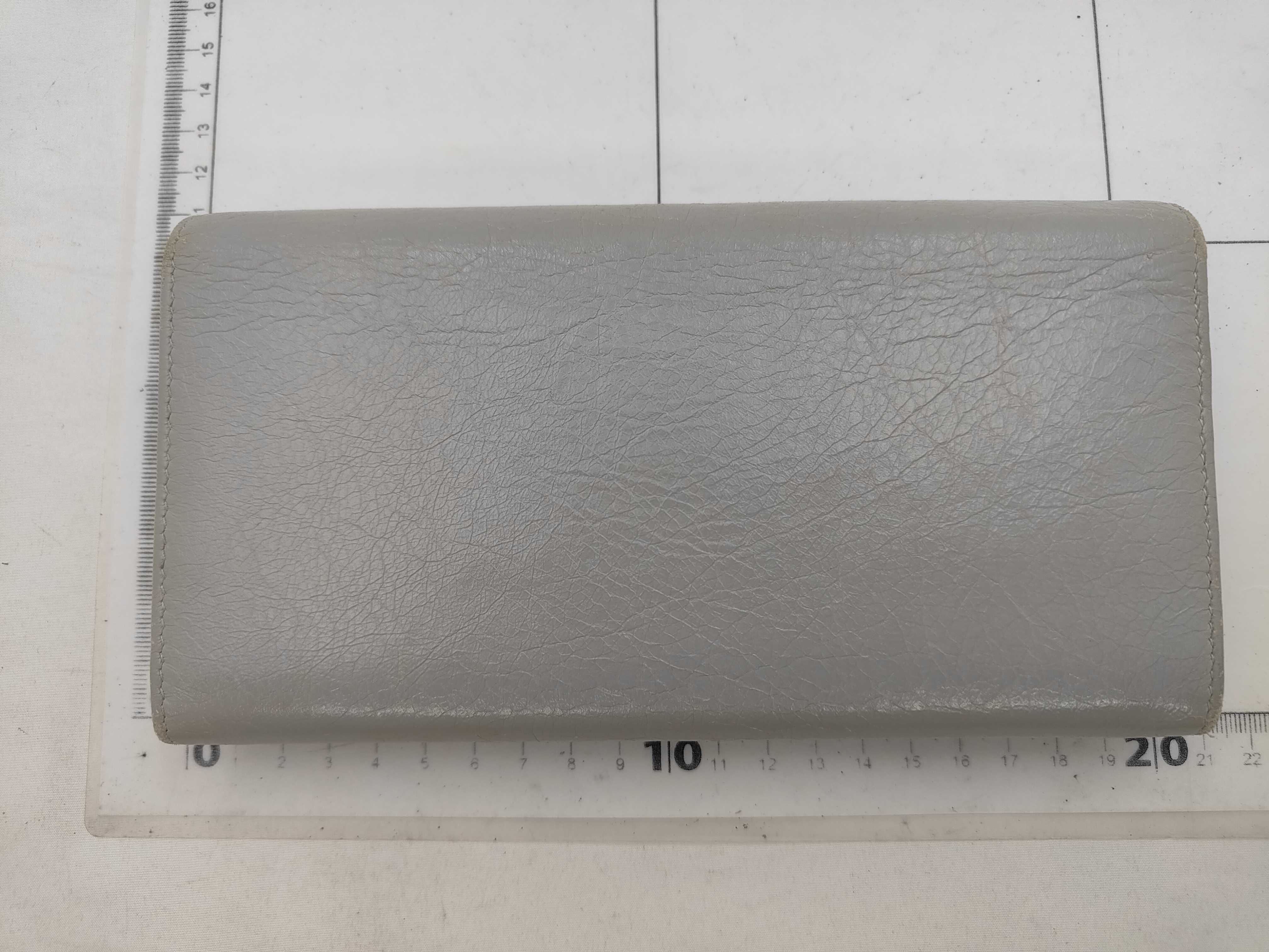 wallet — view 2