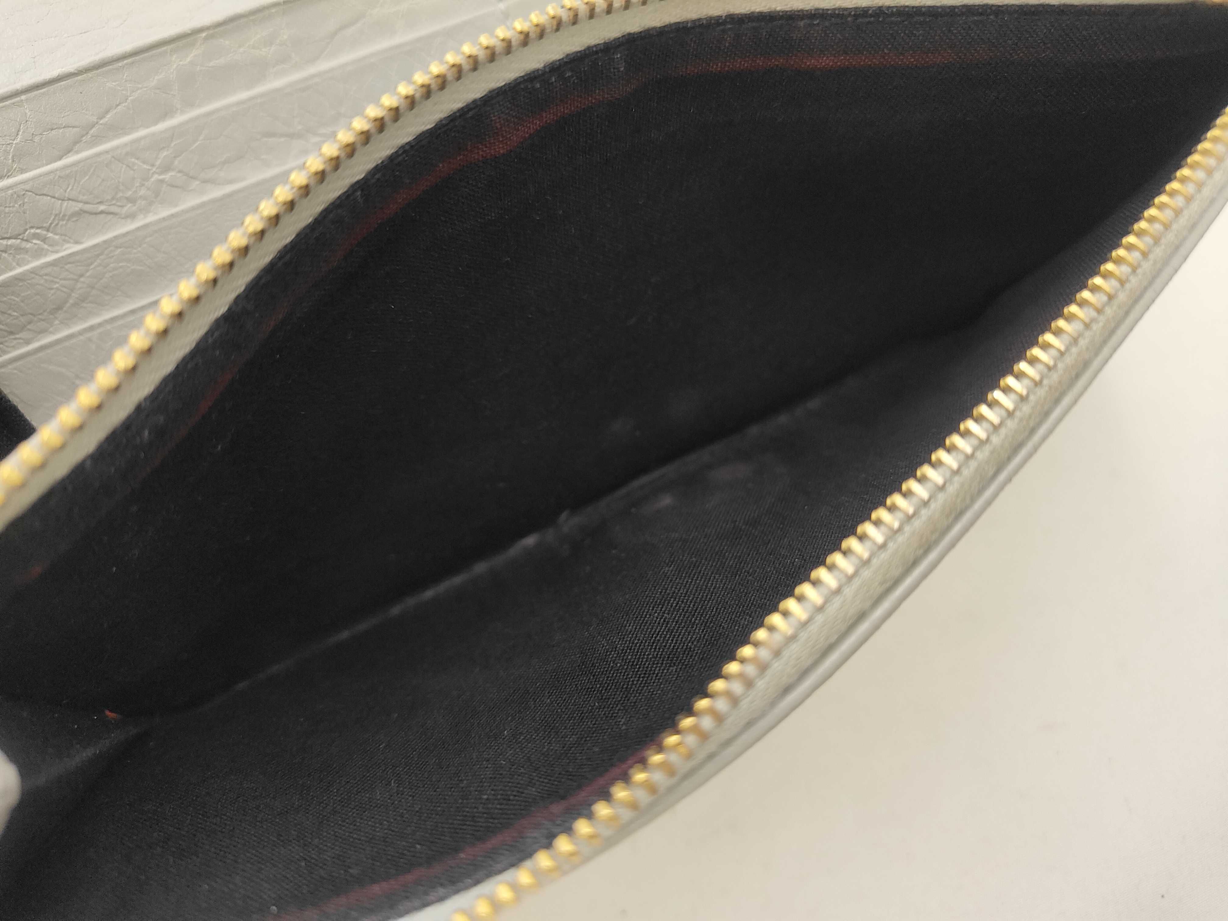 wallet — view 5