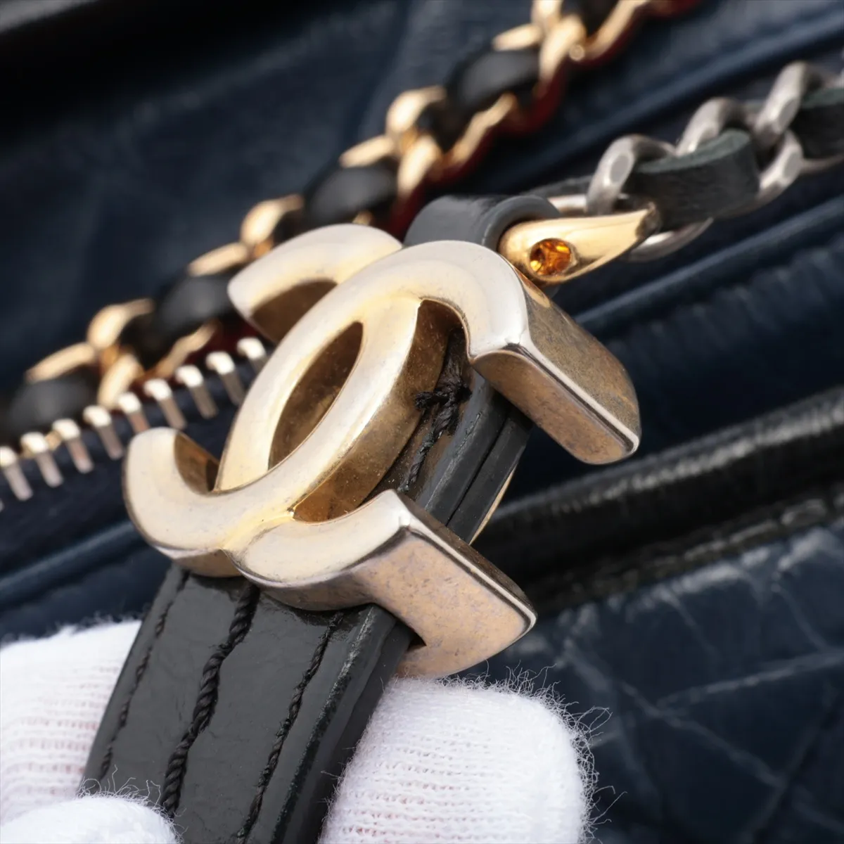 Gabriel de Chanel Vintage Calf Chain Shoulder Bag Blue Gold x Silver Hardware 24152887 24th Series — view 13