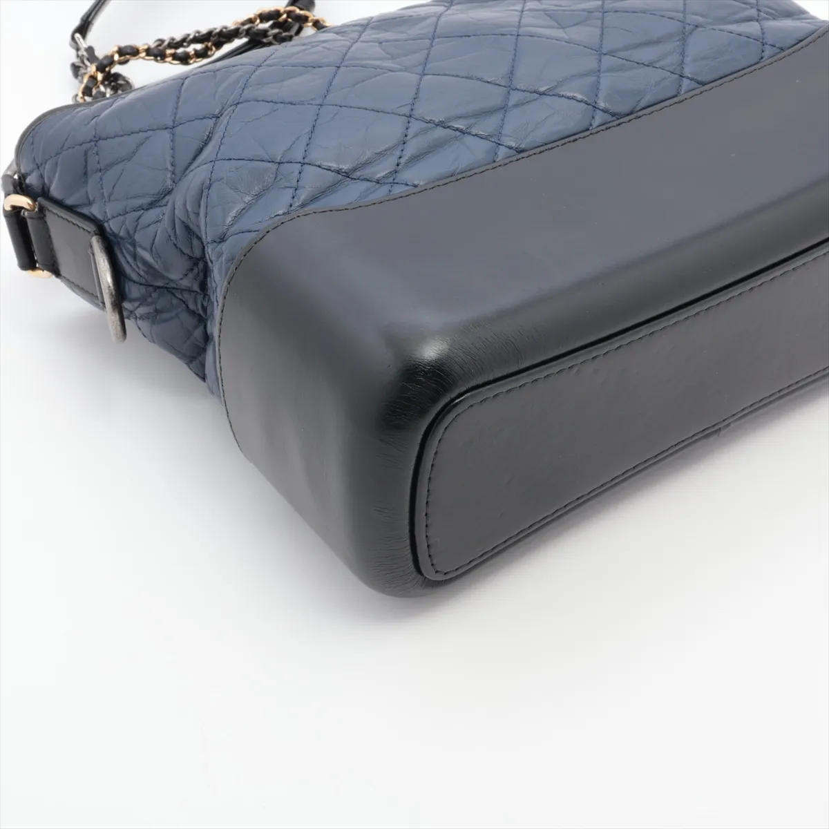 Gabriel de Chanel Vintage Calf Chain Shoulder Bag Blue Gold x Silver Hardware 24152887 24th Series — view 4