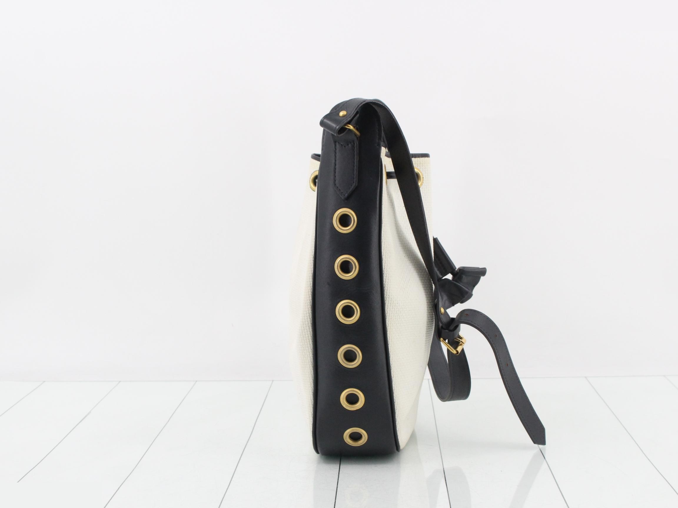 Leather drawstring shoulder bag, two-tone. — view 4