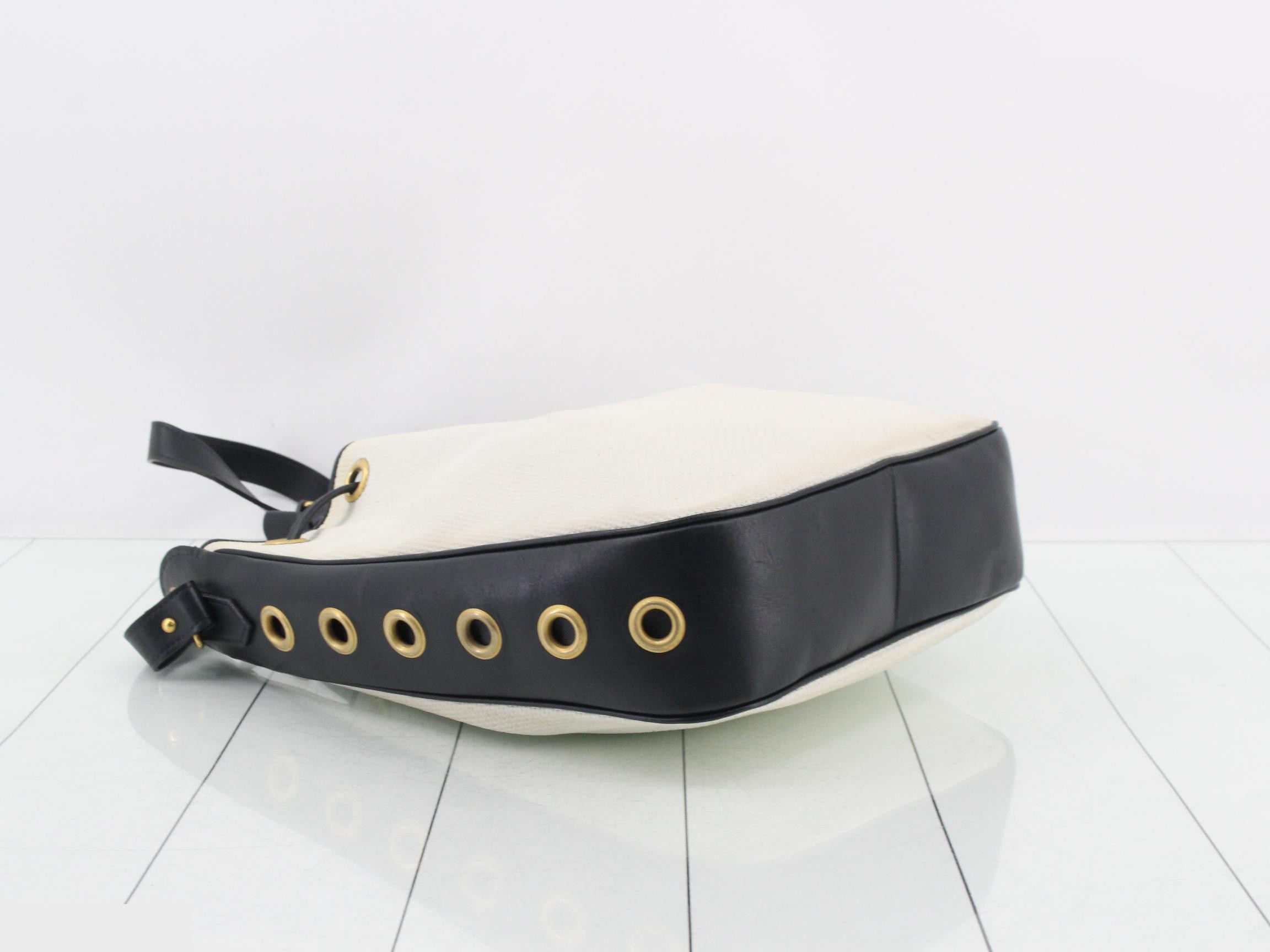 Leather drawstring shoulder bag, two-tone. — view 5