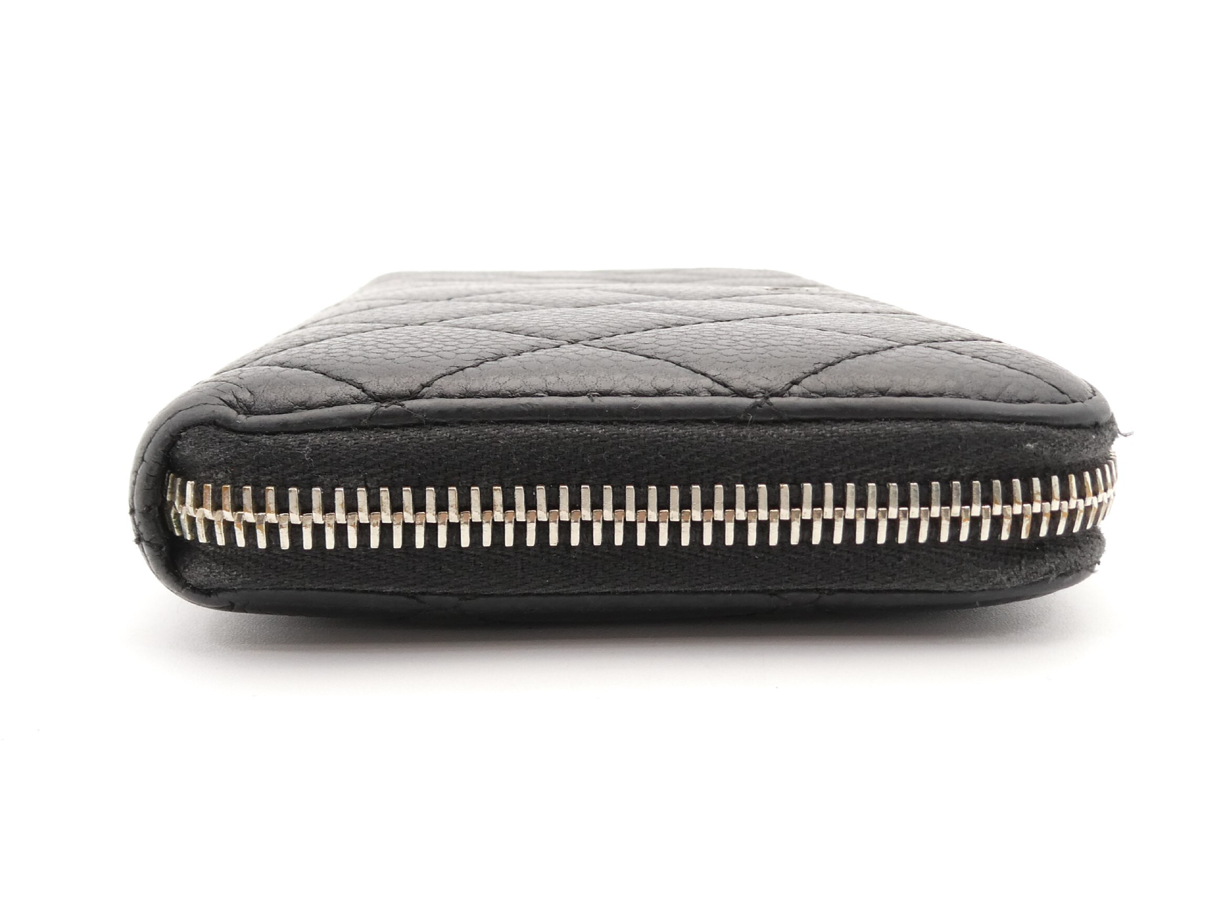 Matelassé Caviar Skin Coco Mark Round Zip Wallet — view 4