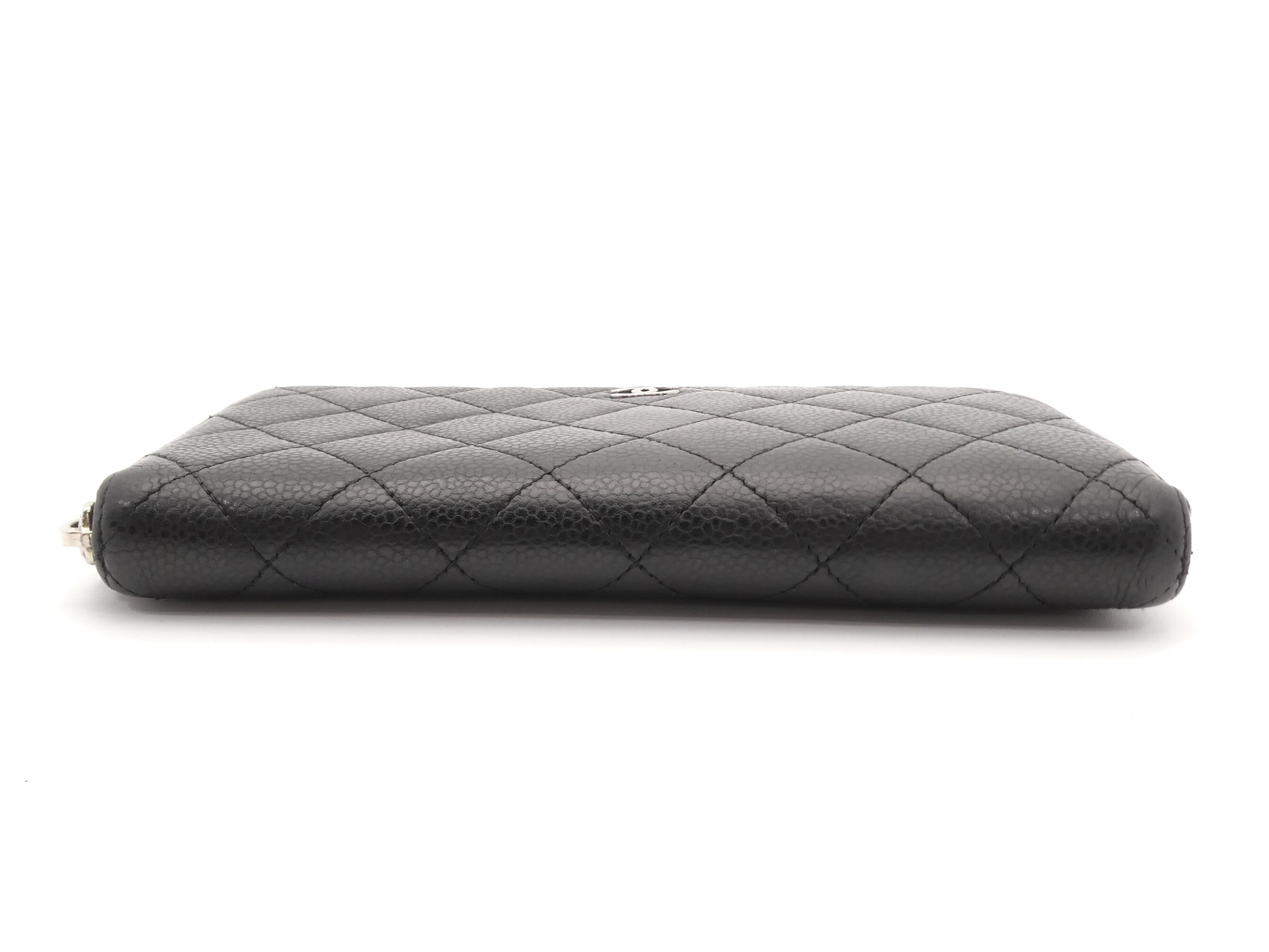 Matelassé Caviar Skin Coco Mark Round Zip Wallet — view 5