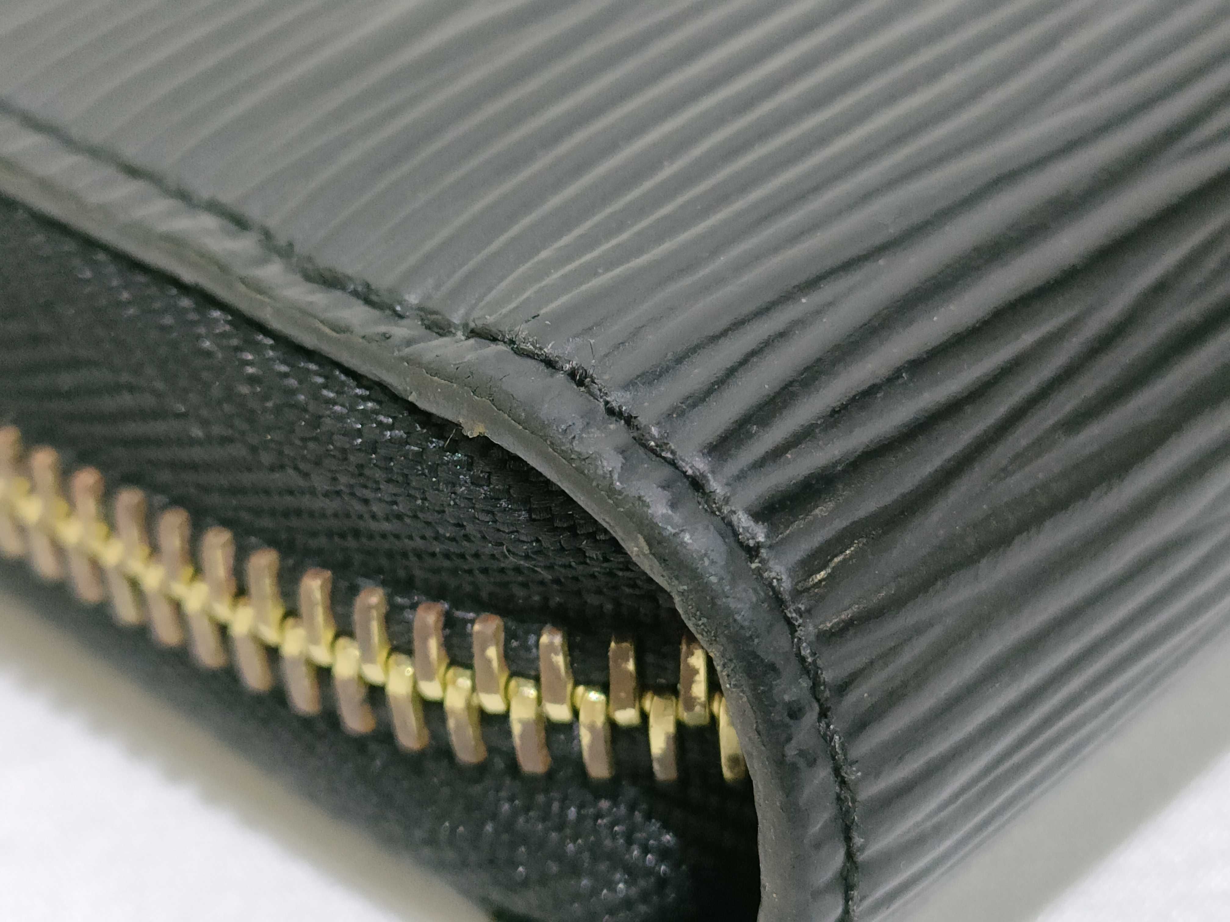 Epi Zippy Wallet Long Wallet Gold M68755 RFID detected — view 4