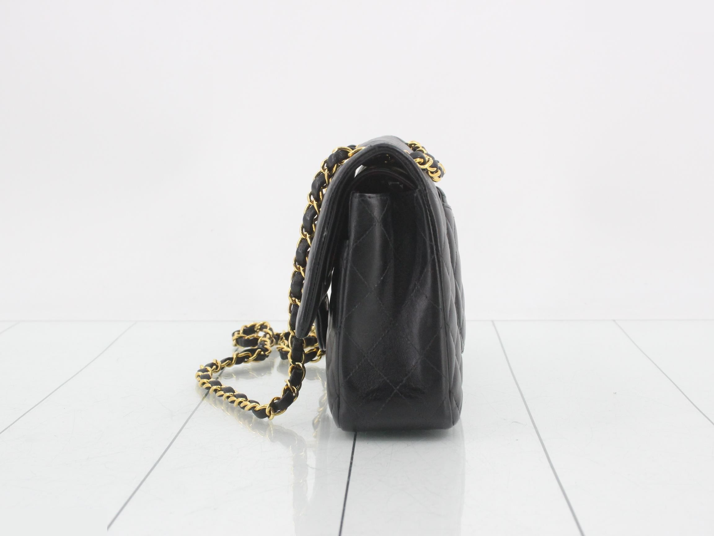 Matelassé 25 Leather Double Flap Double Chain Shoulder Bag — view 3