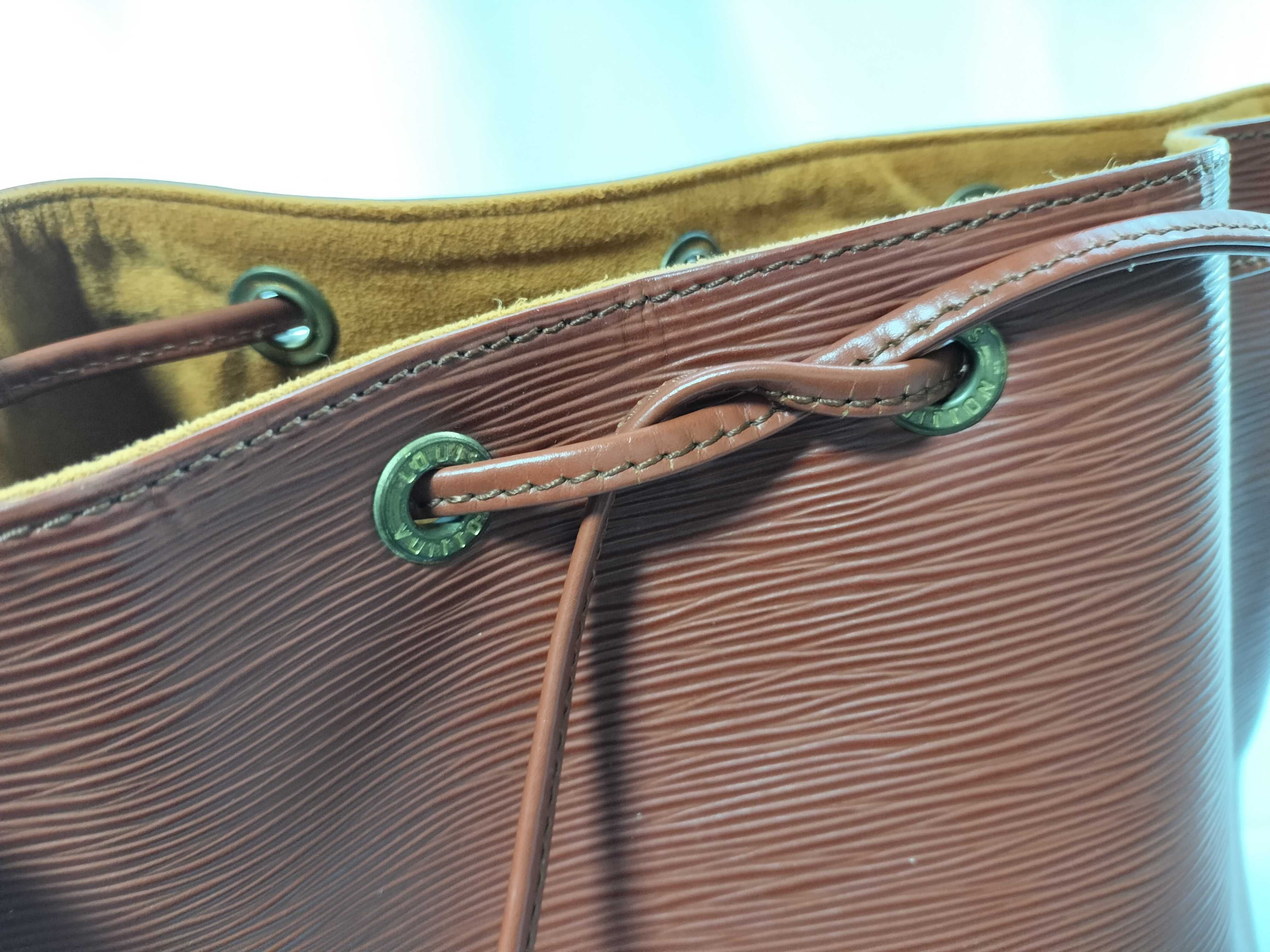 Epi Petit Noé Kenya Brown Shoulder Bag — view 11