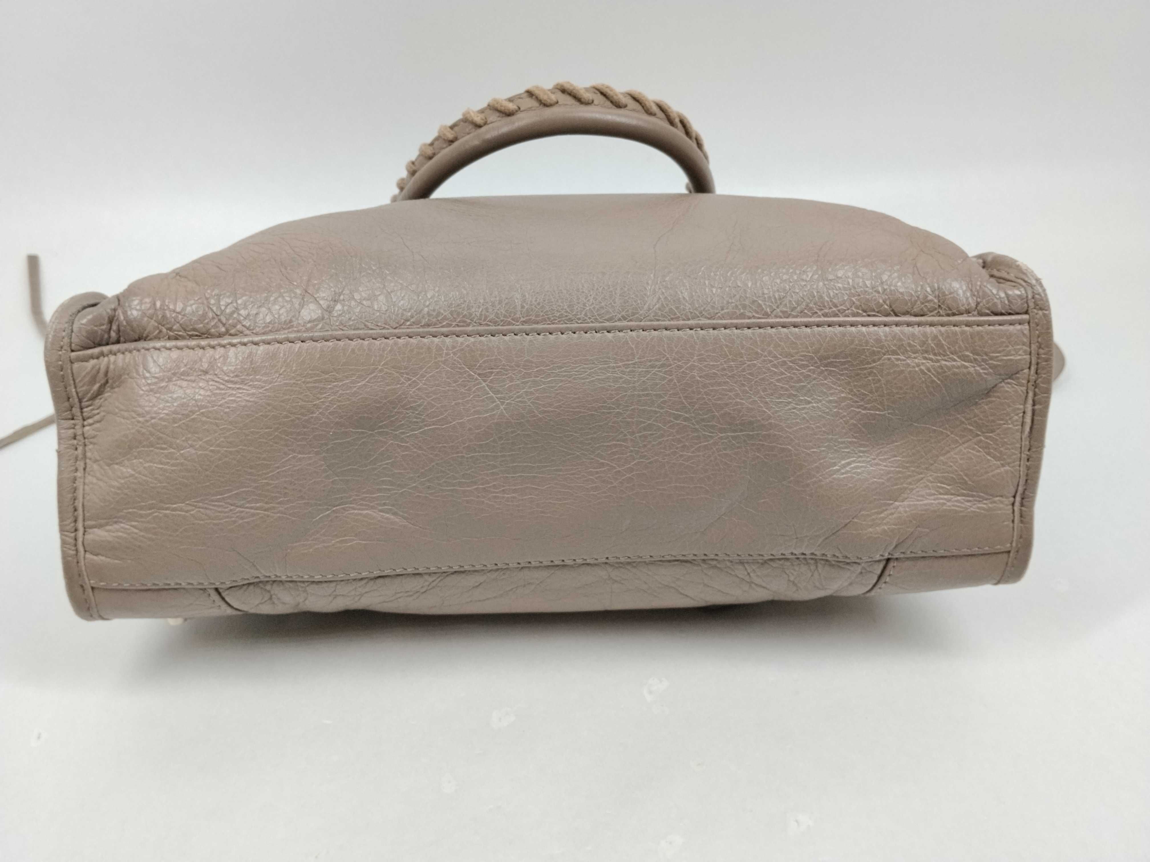 The City ID - Graffiti Classic City Cow Skin Handbag 431621 Mirror Included 1 Handbag — view 10
