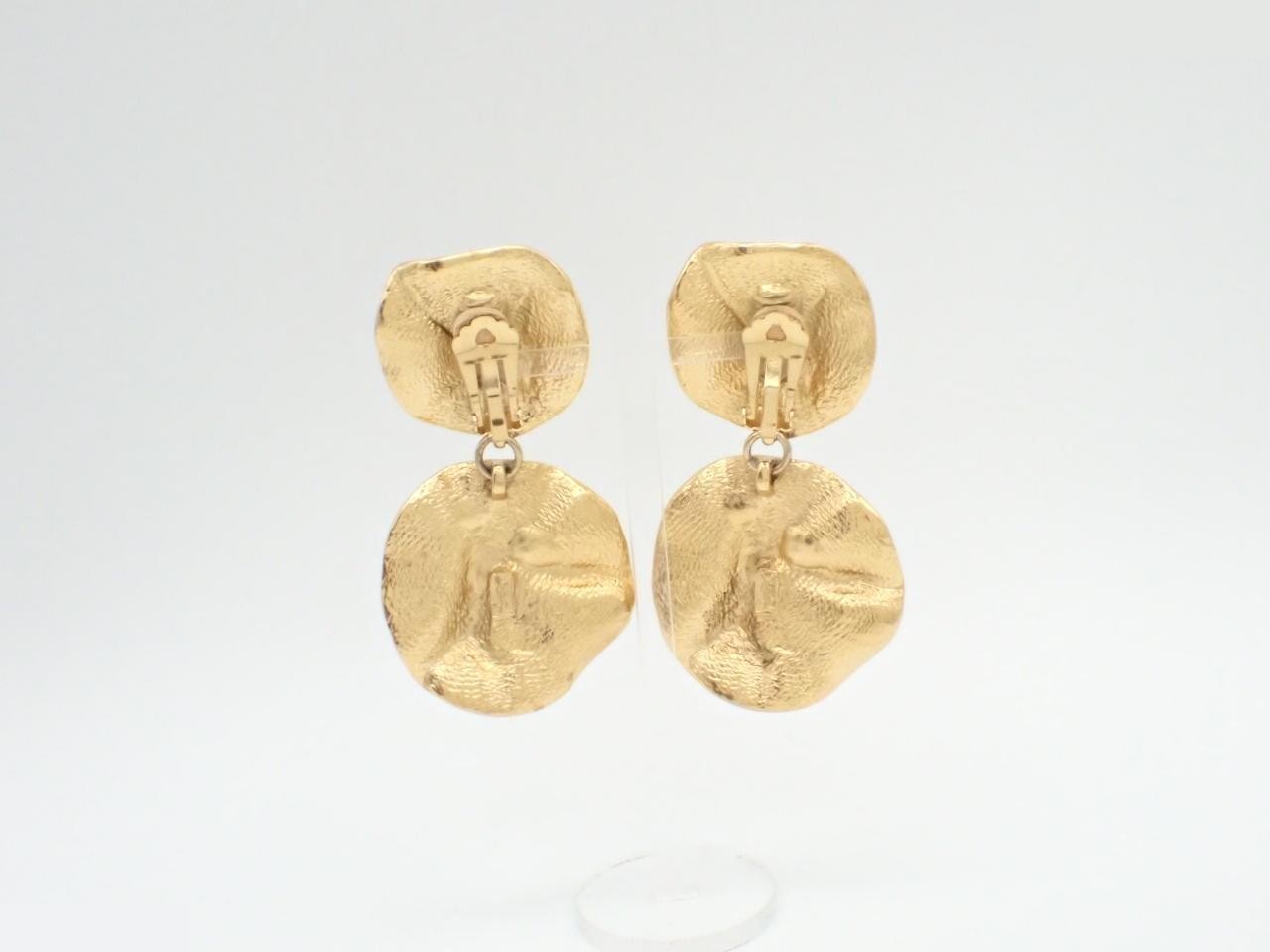 Other lines: Precious metals and earrings — view 2