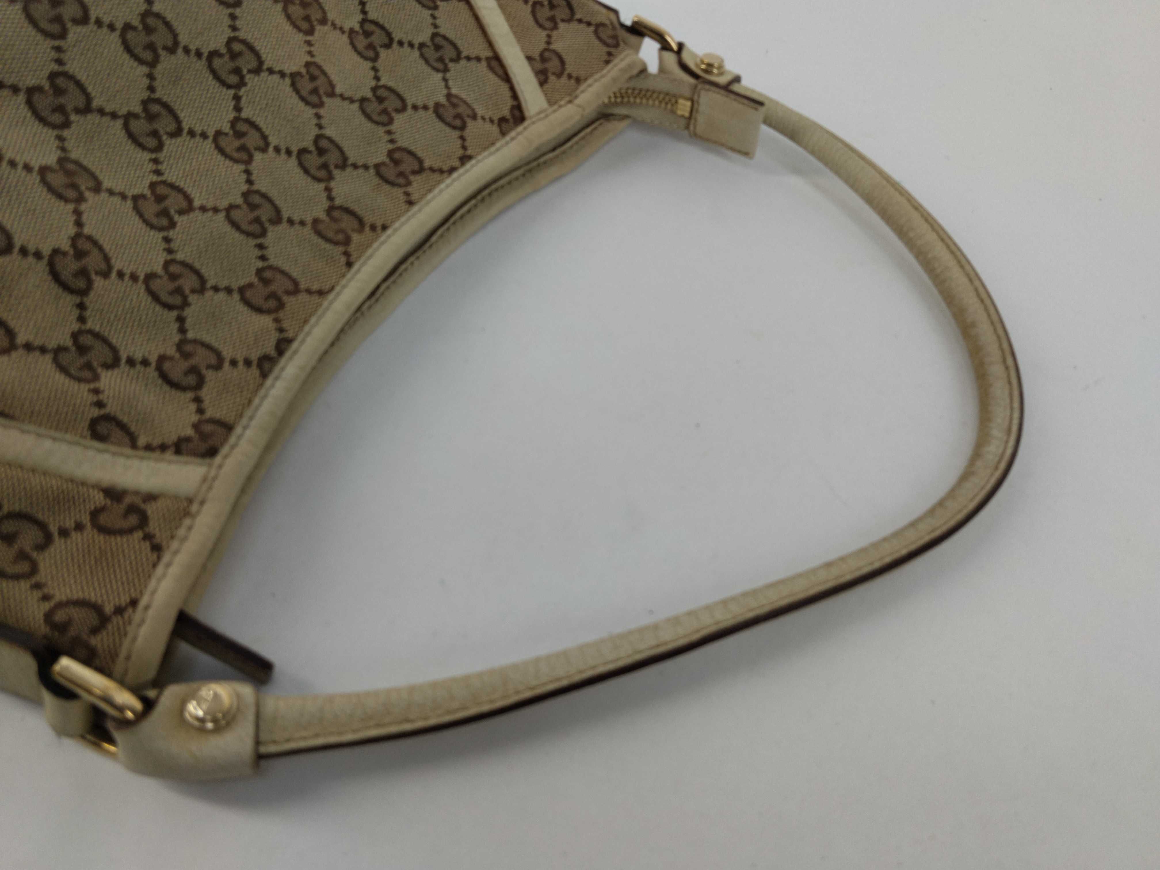 GG Canvas Shoulder Bag — view 3