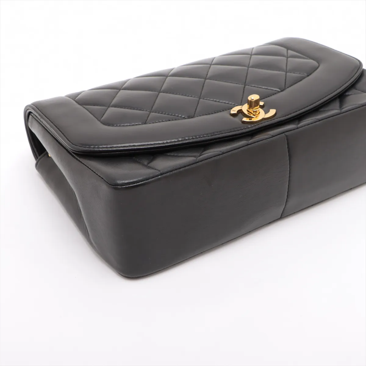 Matelasse Lambskin Single Flap Single Chain Bag Diana Flap Black Gold Hardware 3276901 No. 3 — view 4
