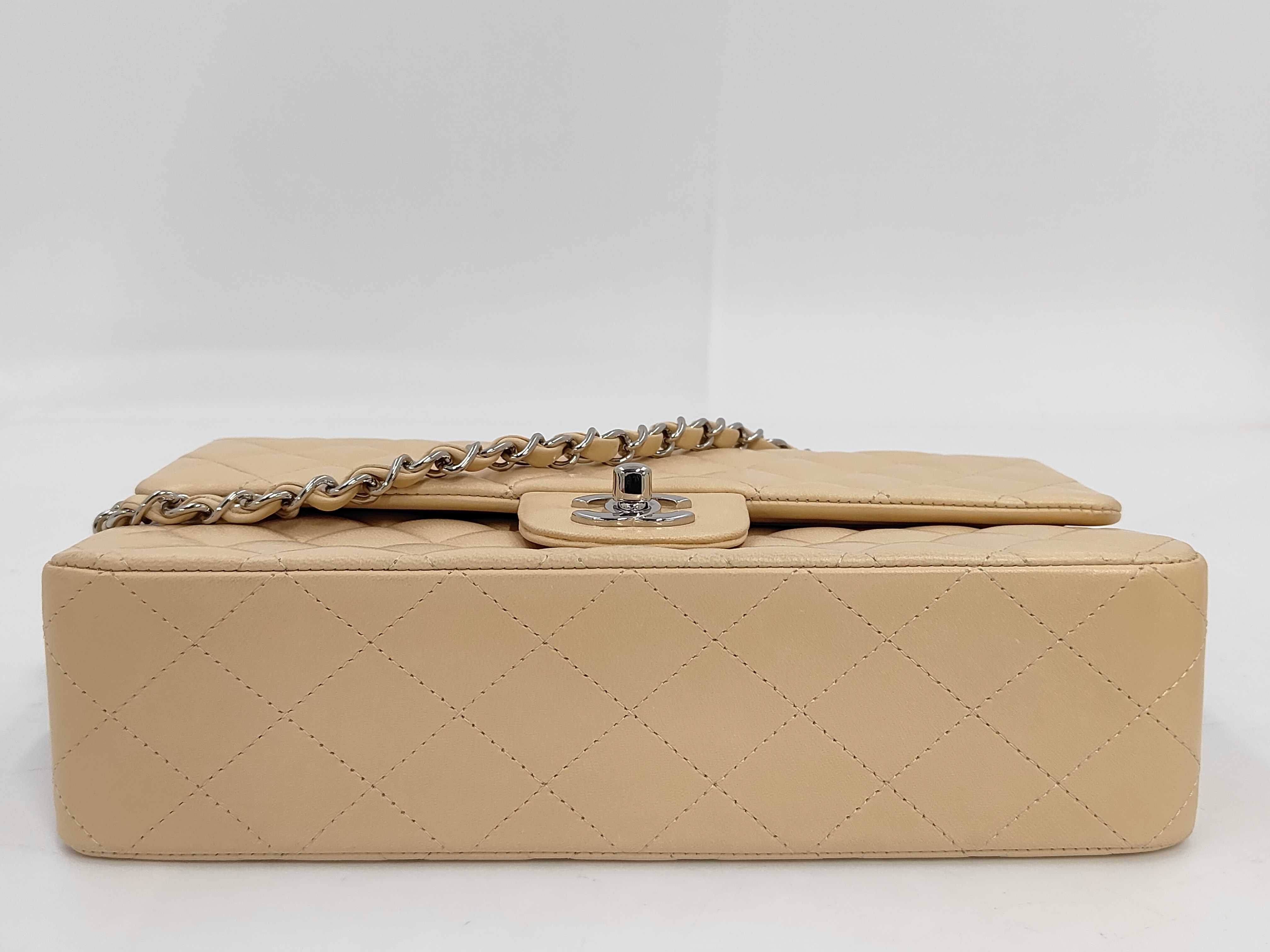 W-Flap 25 Chain Shoulder Bag, Matelassé Lambskin, Beige, SS Shoulder Bag — view 4