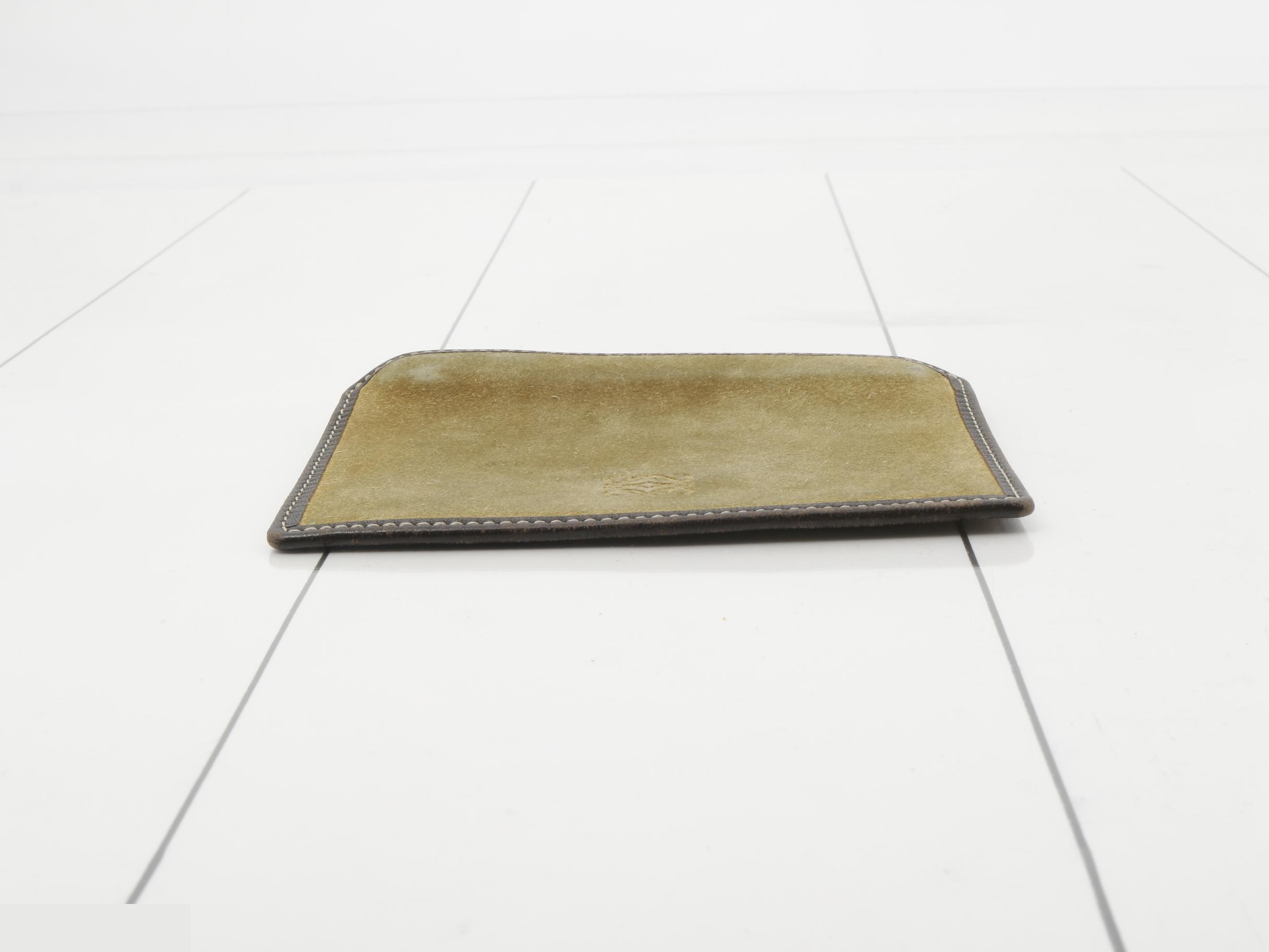 Suede coin case — view 3