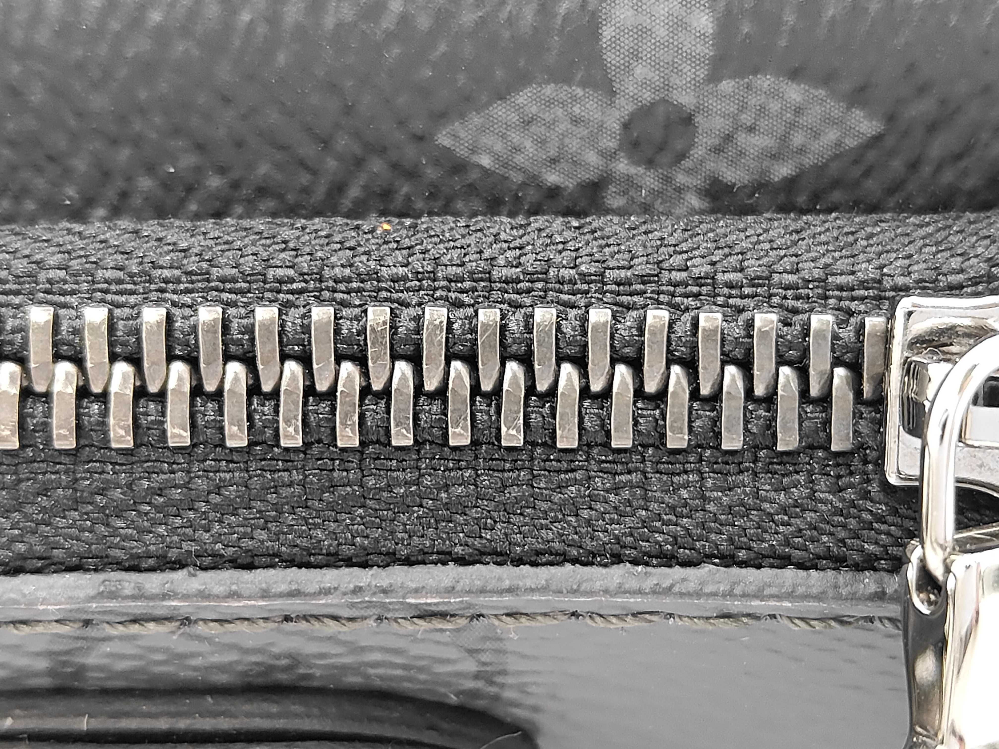 Reverse Double Phone Bag Shoulder Bag — view 7