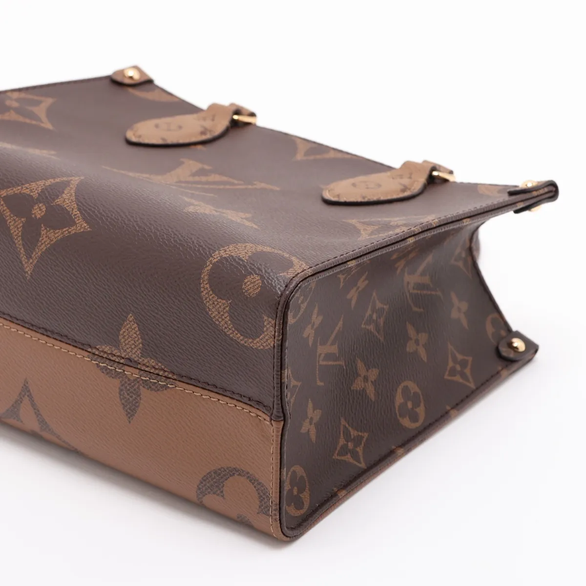 Monogram Giant Reverse OnTheGo PM M46373 Brown (RFID detected) — view 3