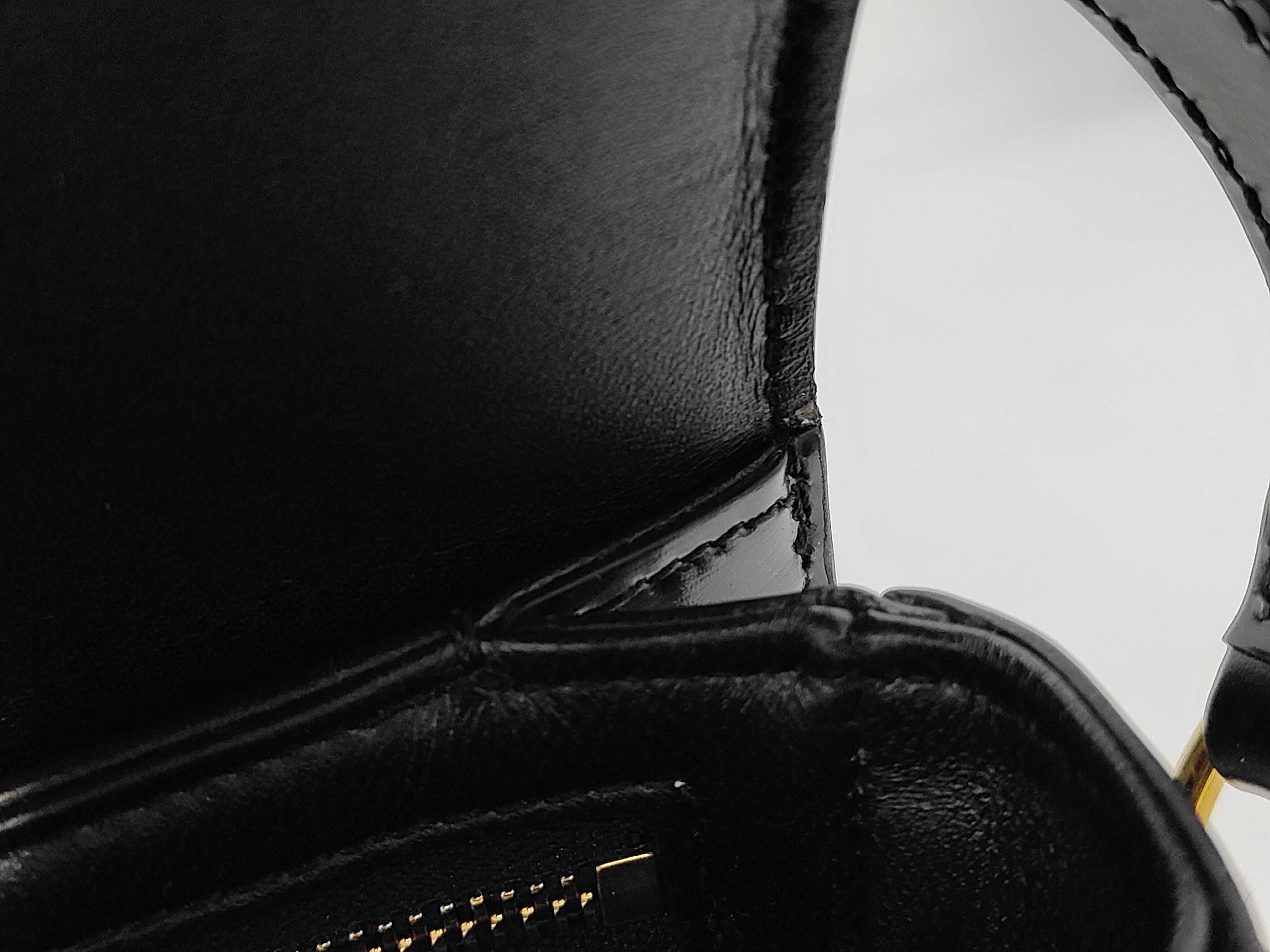 unused, stored item. Official website retail price: ¥583,000. Model number: 188423BF4.38NO. Teen Triomphe bag / Shiny calfskin shoulder bag. — view 10