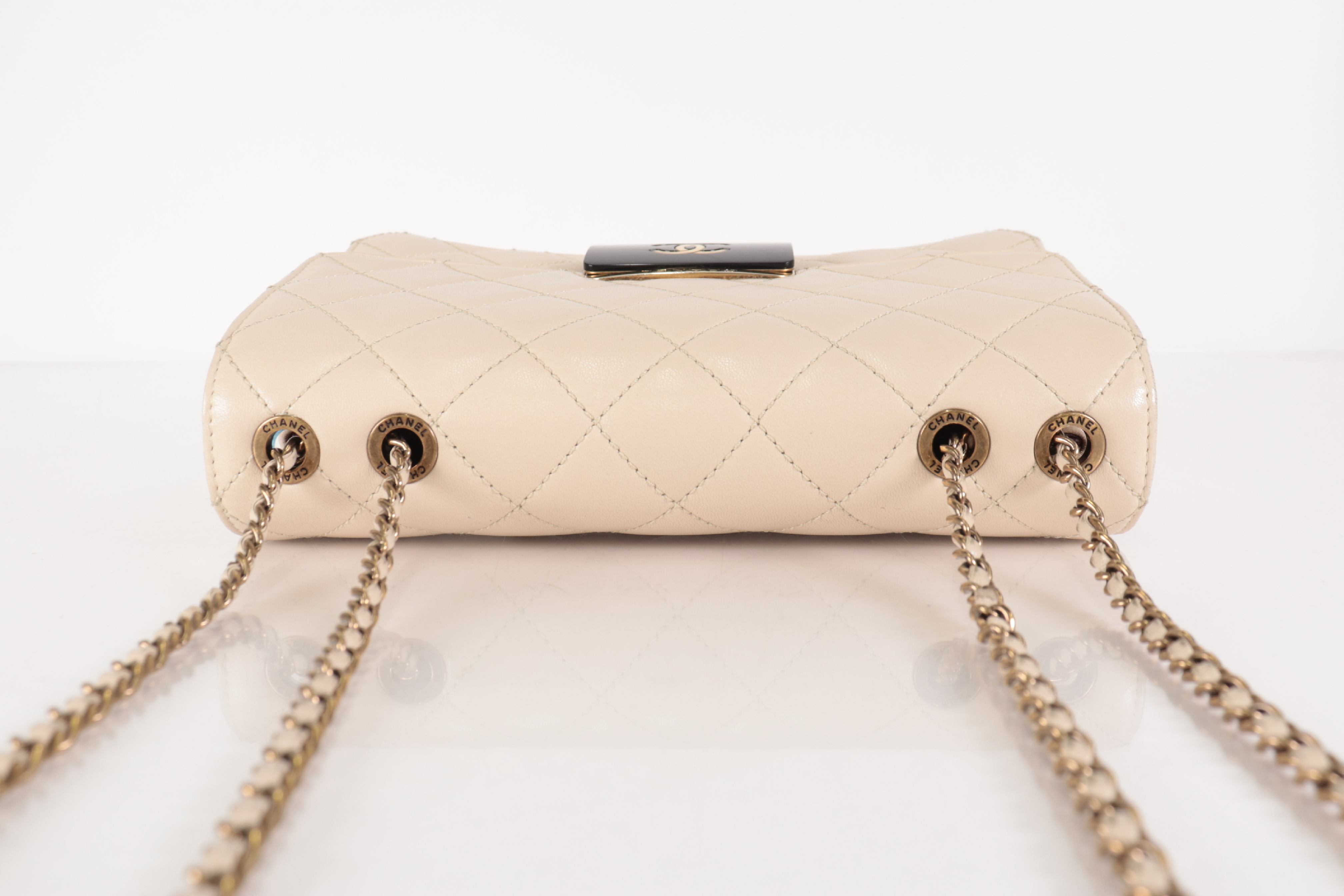Matelassé Lambskin Beauty Lock Chain Shoulder Bag (Serial Number 22) — view 6