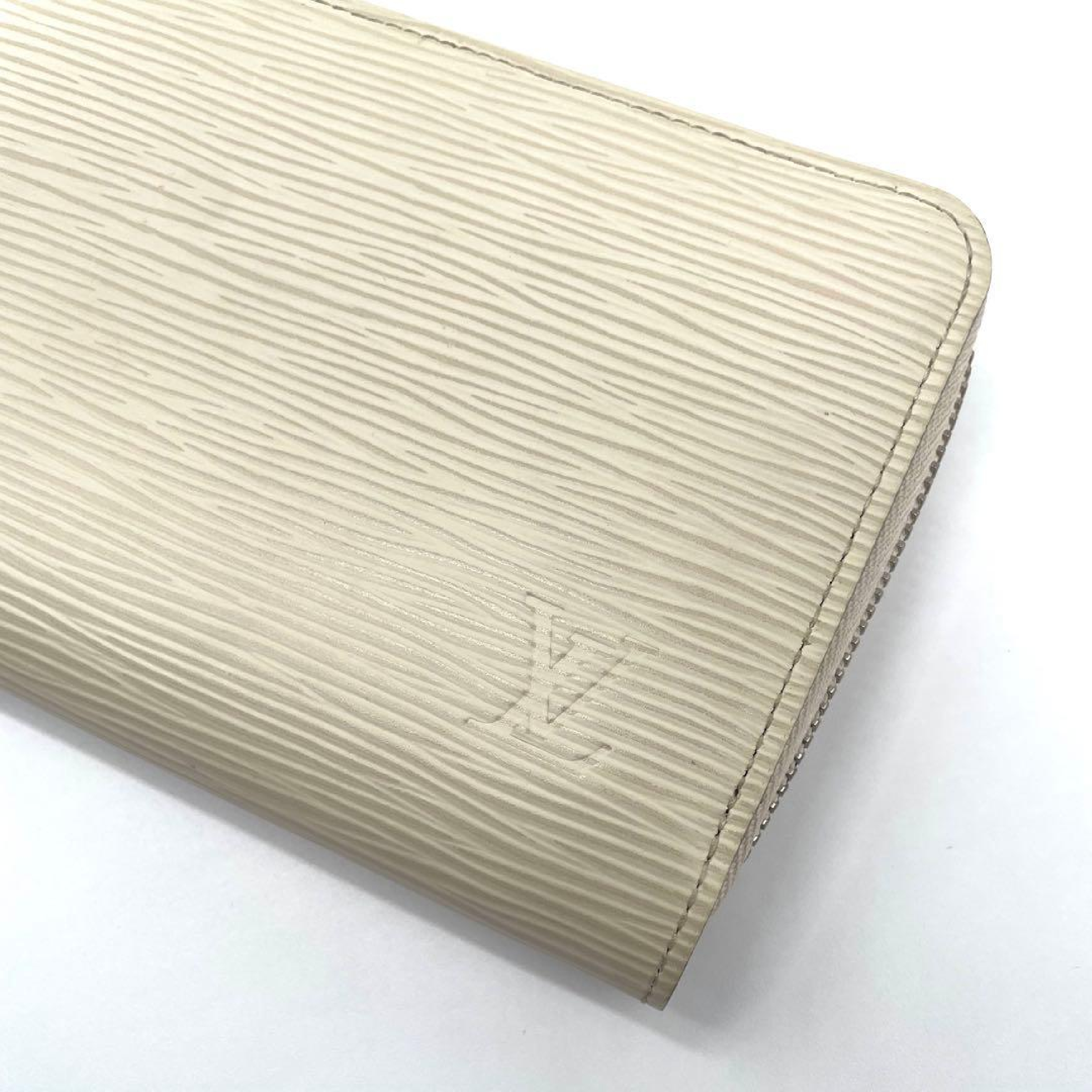 Epi Zippy Wallet Long Wallet White Wallet — view 3