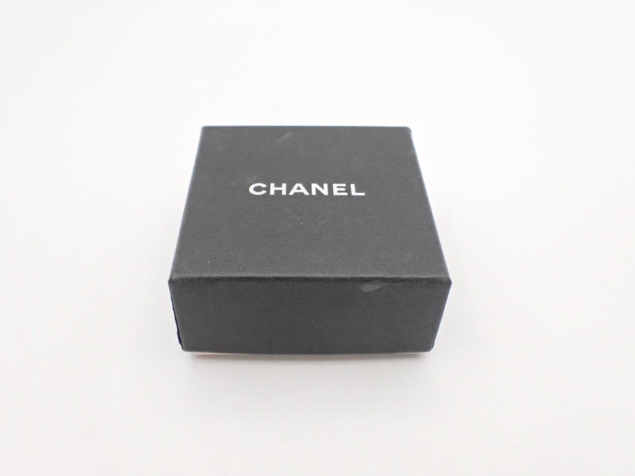 Vintage Classic (Precious Metal) Brooch — view 4
