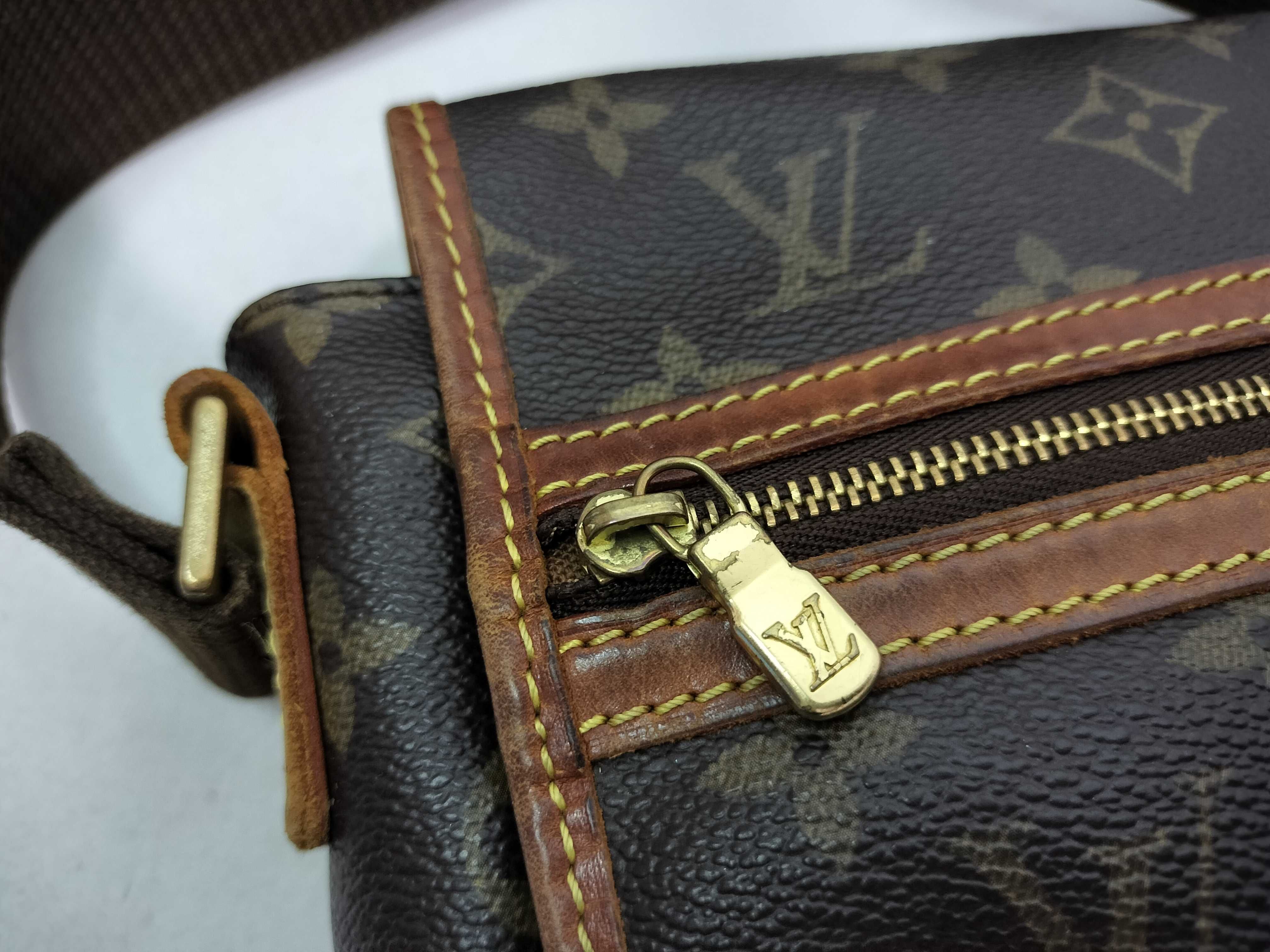 Monogram Louis Vuitton Monogram Bosphore Shoulder Bag — view 11