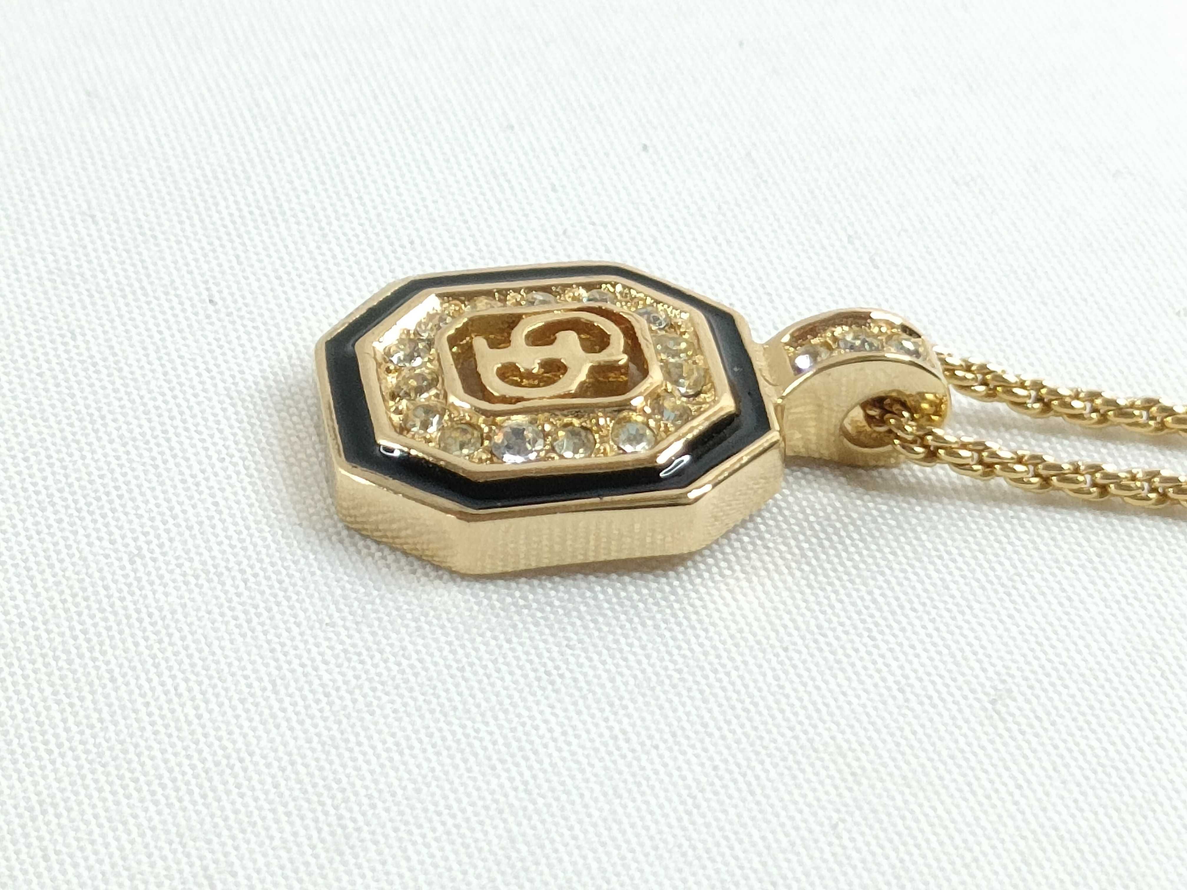 necklace — view 3