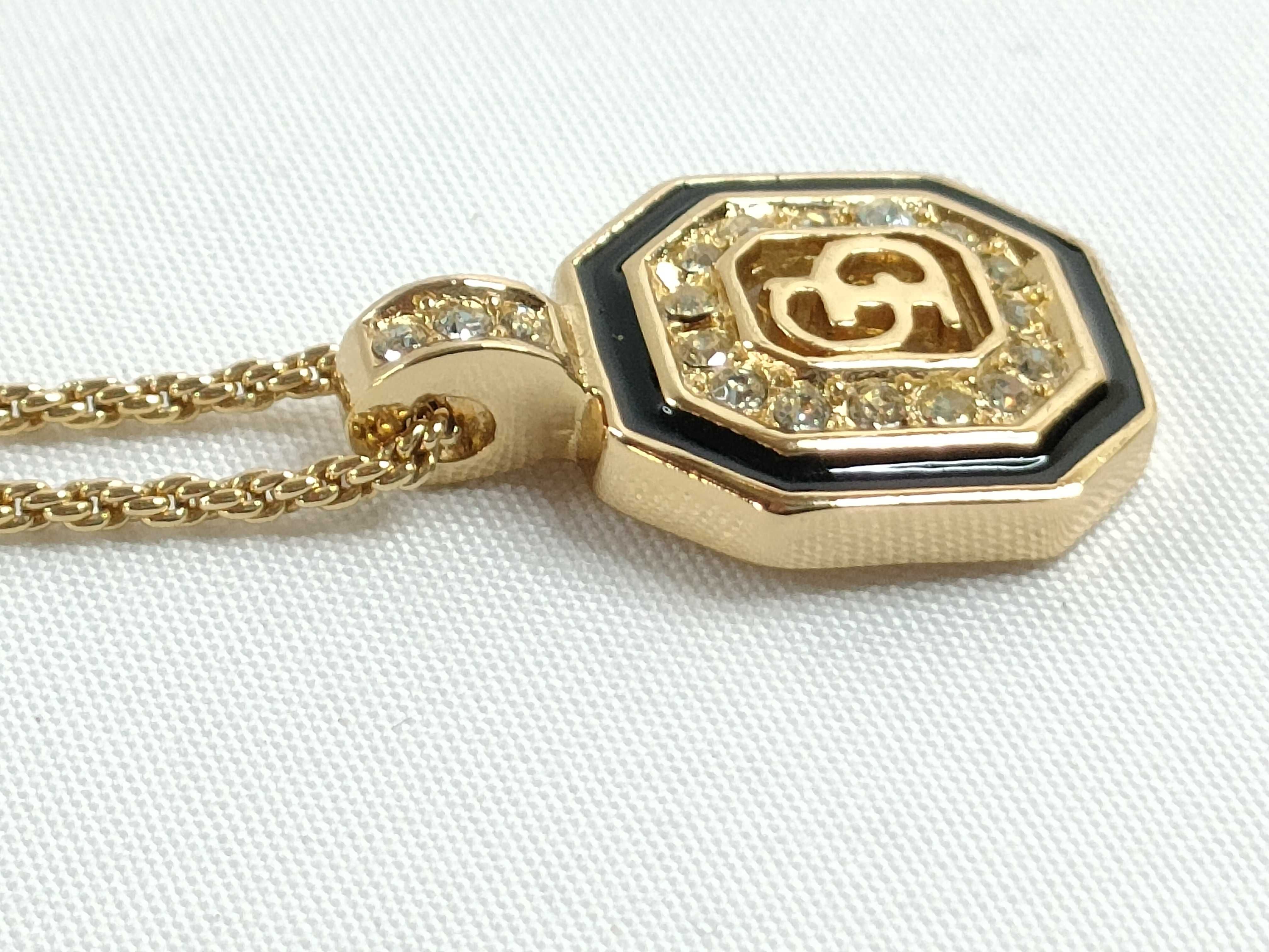 necklace — view 4