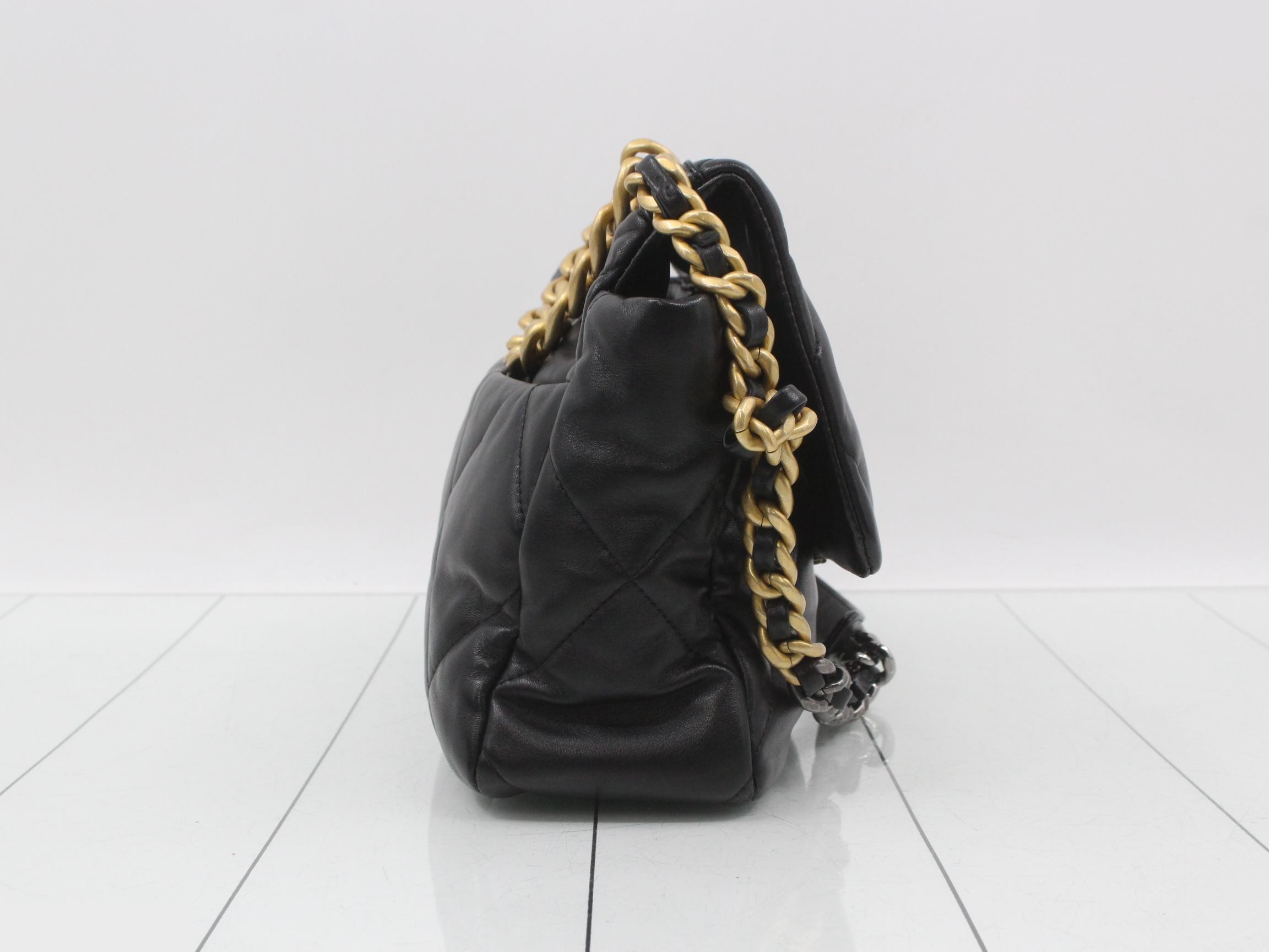 19 Lambskin Matelassé Shoulder Bag — view 4