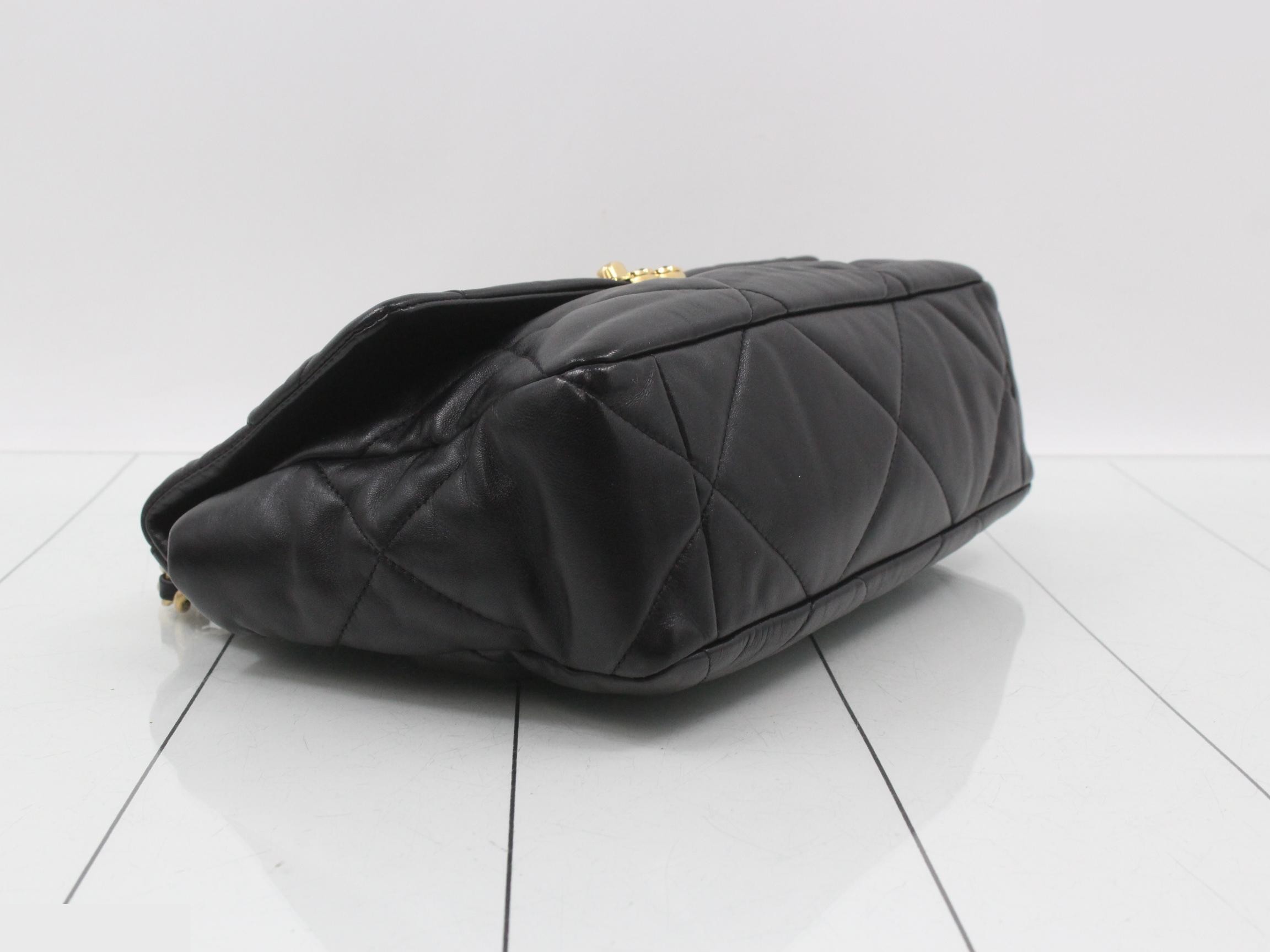 19 Lambskin Matelassé Shoulder Bag — view 5
