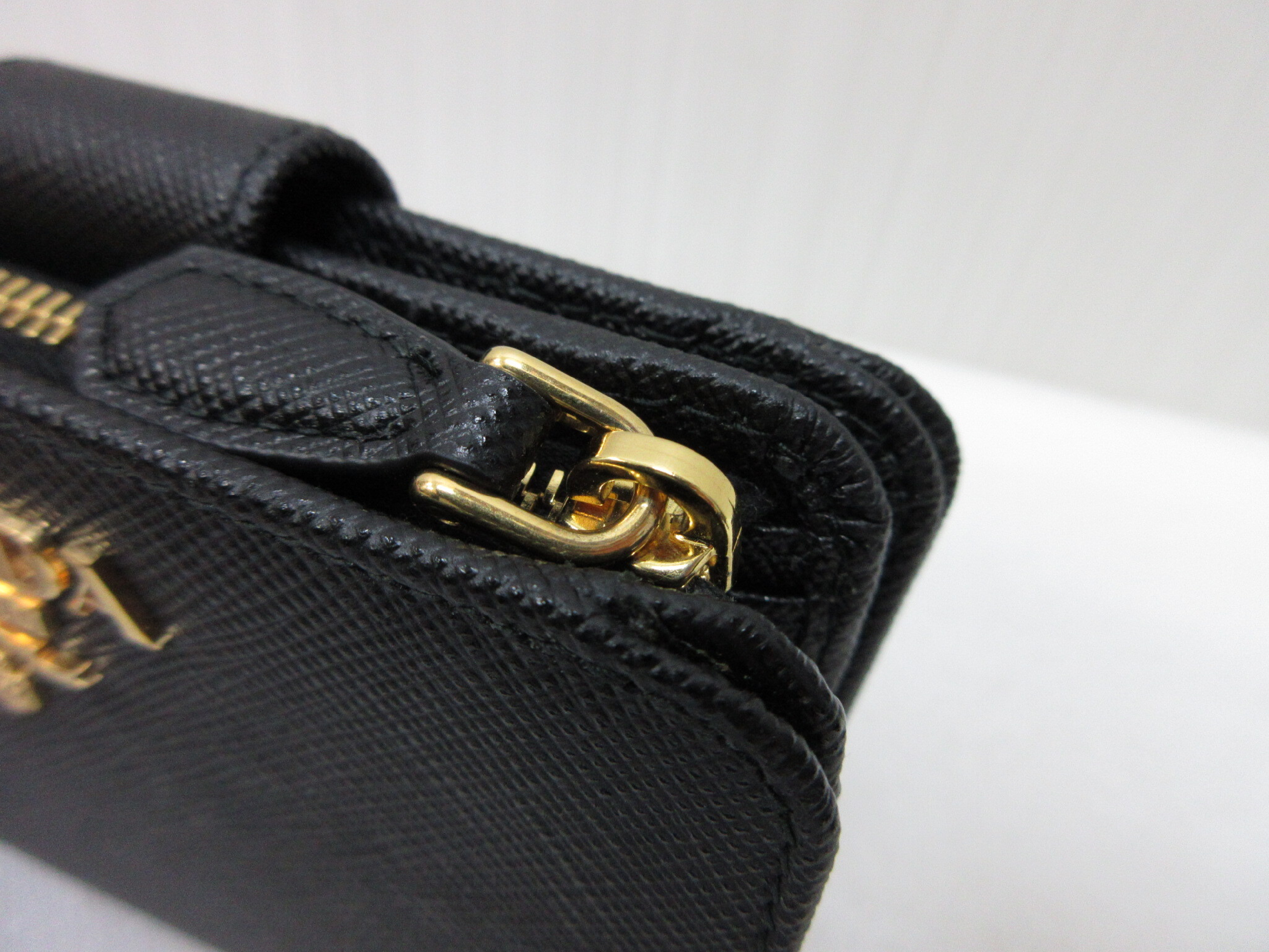 1ML018 Saffiano Leather Bi-fold Compact Zipper Wallet, Black — view 6