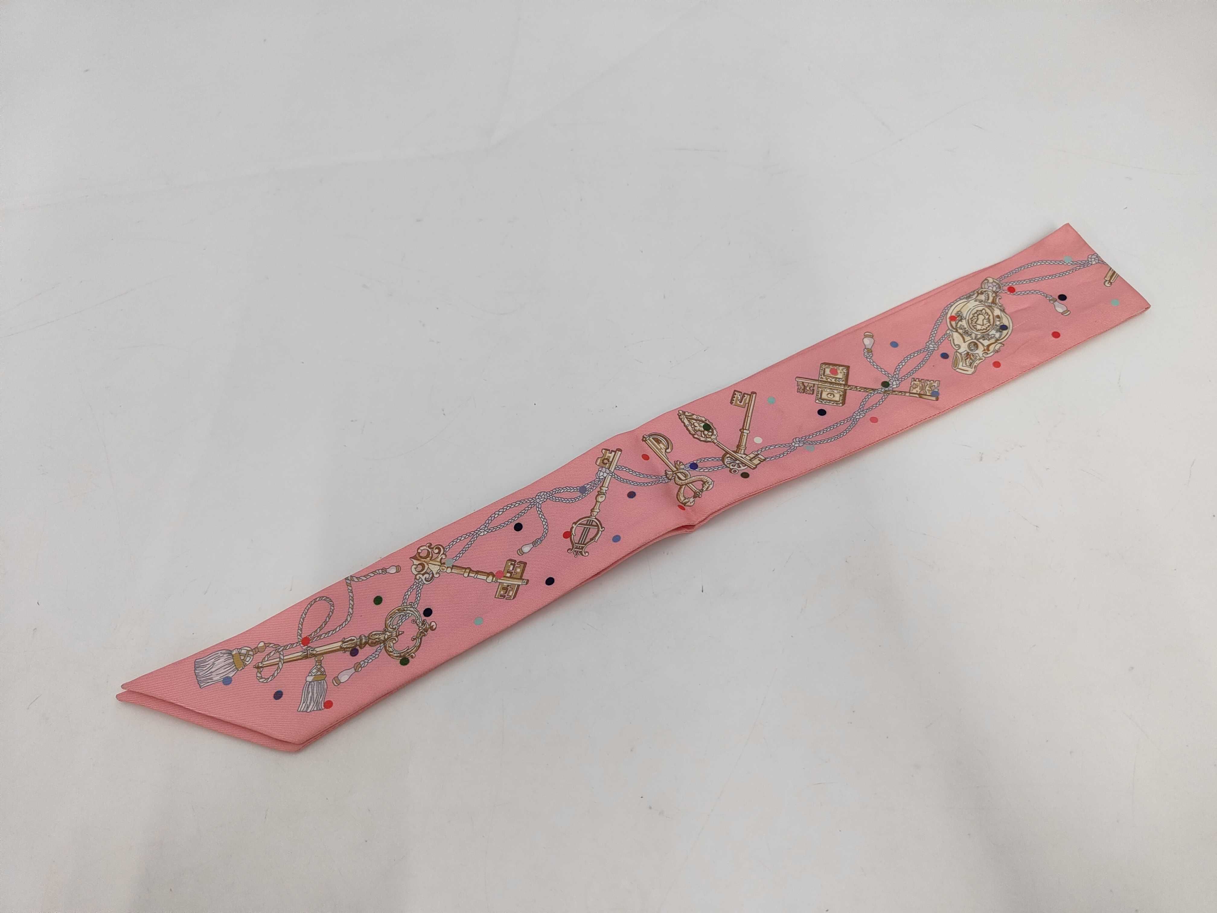 Twilly (pink) and other accessories — view 3