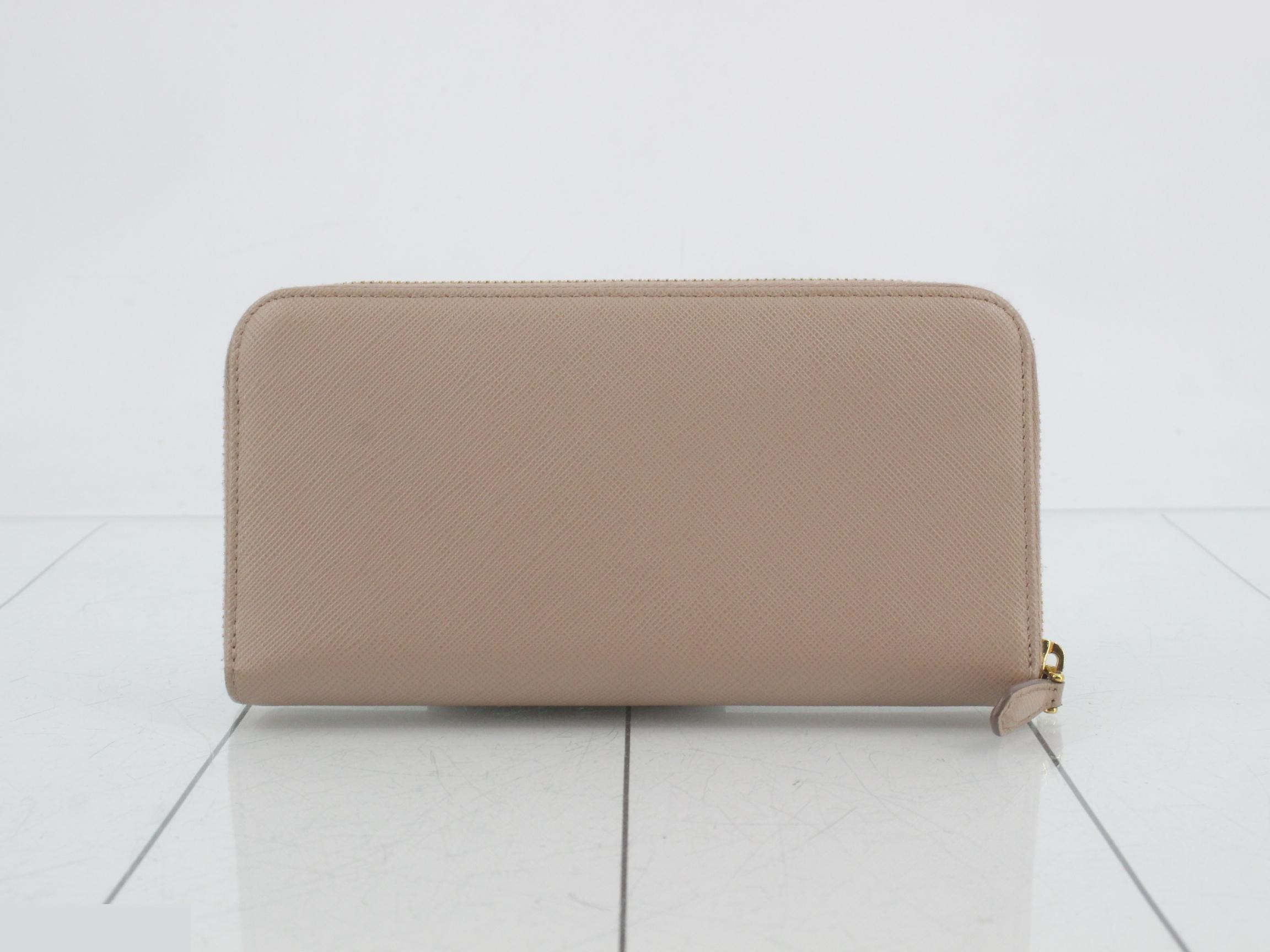 Long wallet, round shape, Saffiano leather, beige — view 2