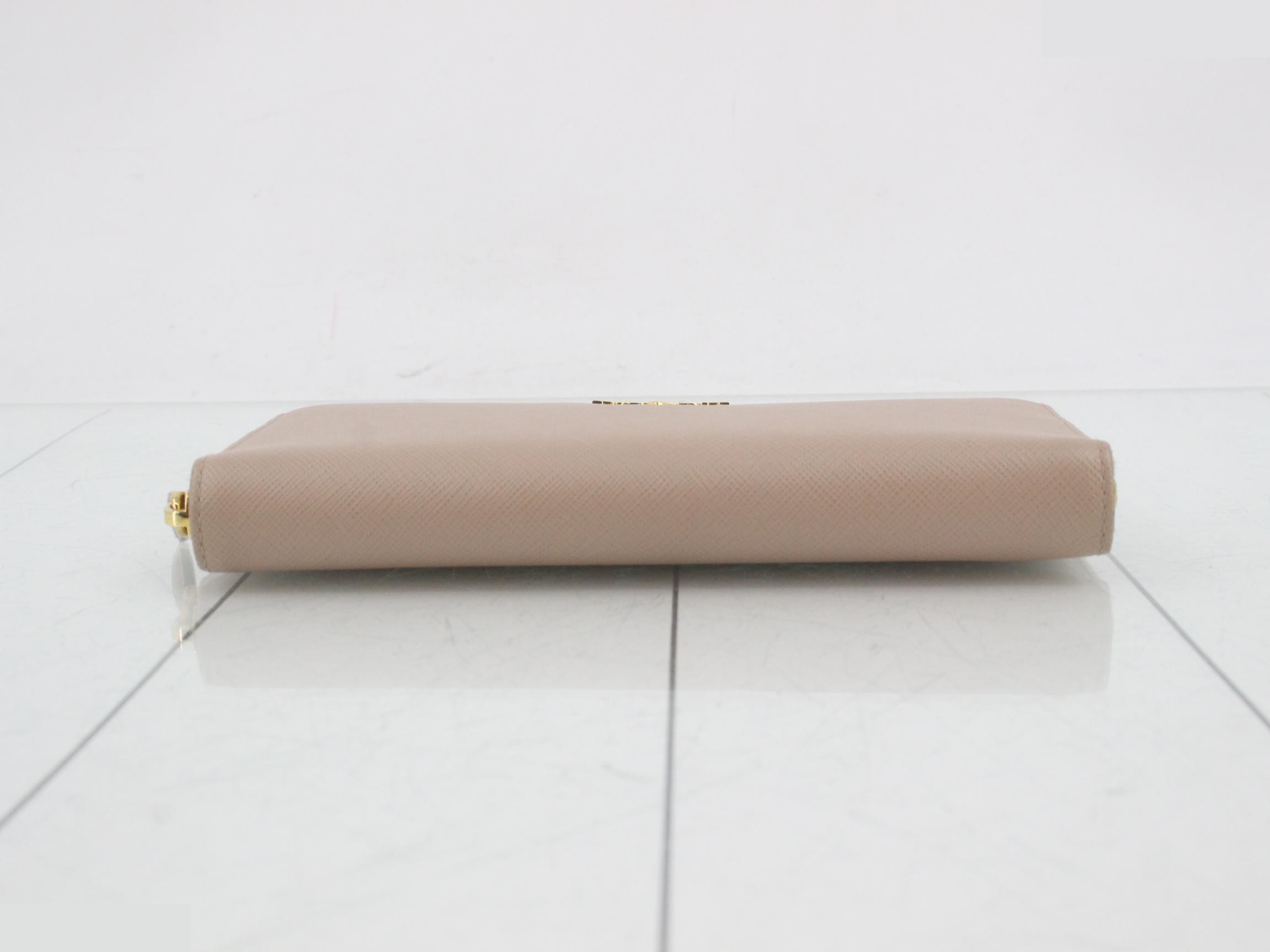 Long wallet, round shape, Saffiano leather, beige — view 3