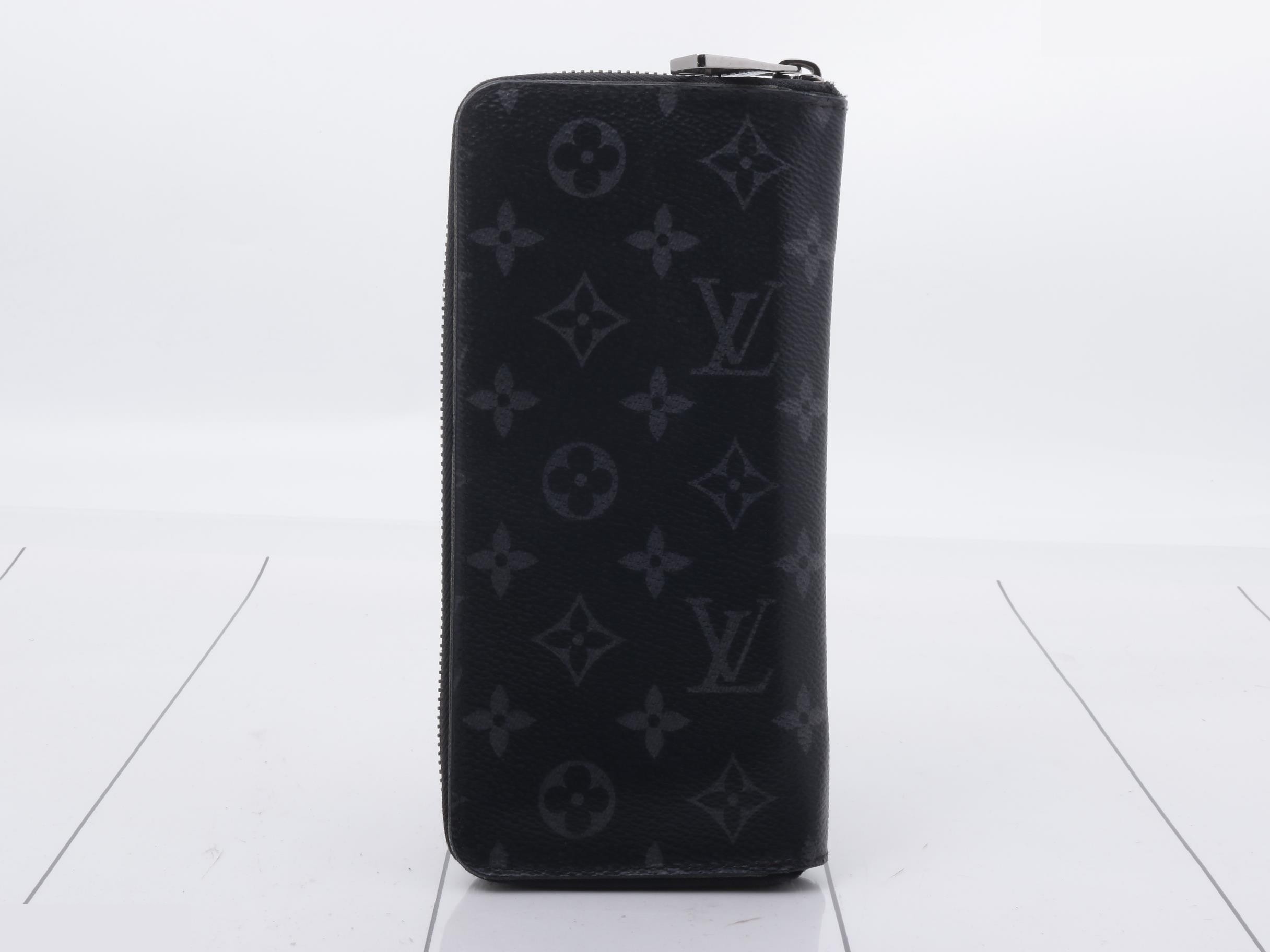 Zippy Wallet Vertical - Round Zipper Long Wallet — view 2
