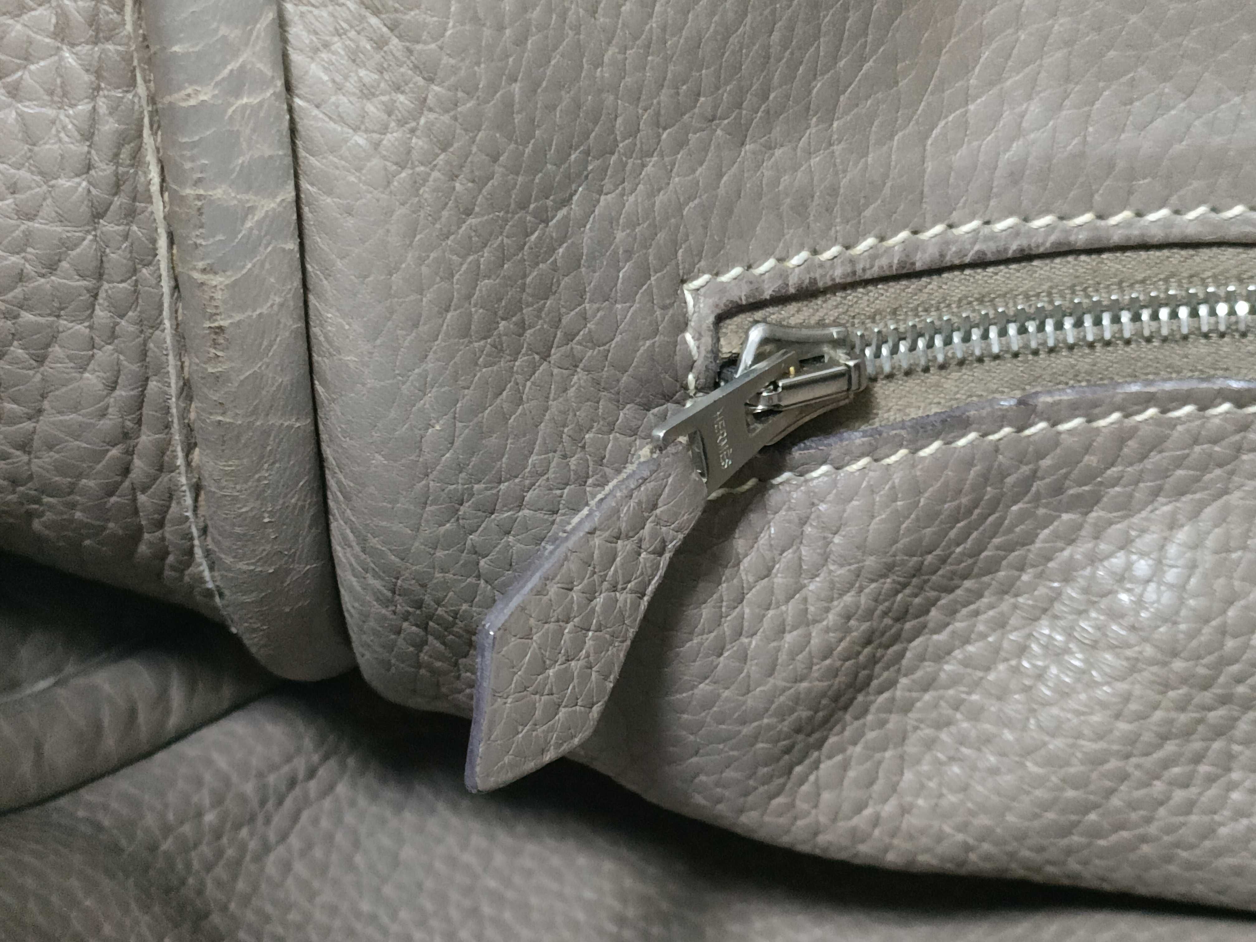 Victoria Cabas Leather Tote Bag — view 13