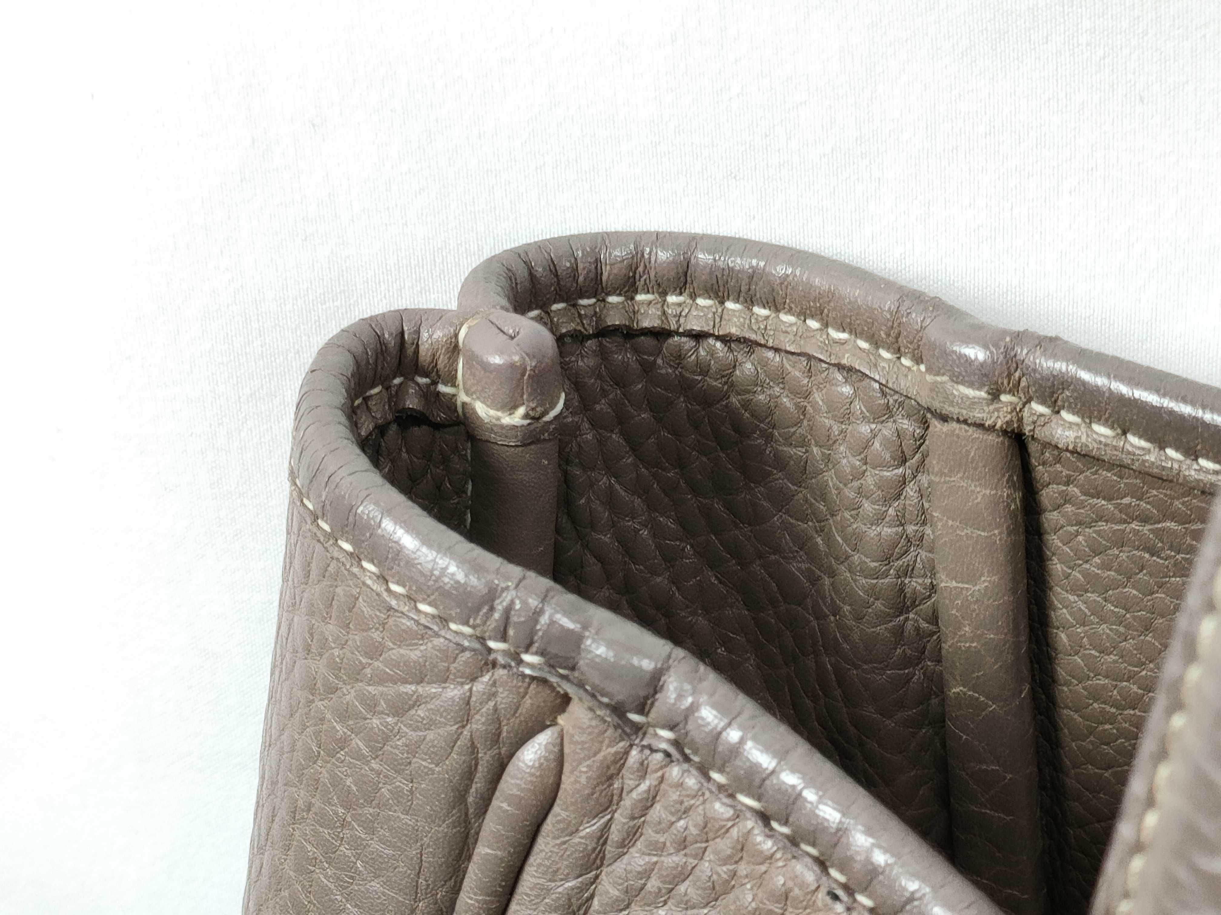 Victoria Cabas Leather Tote Bag — view 6