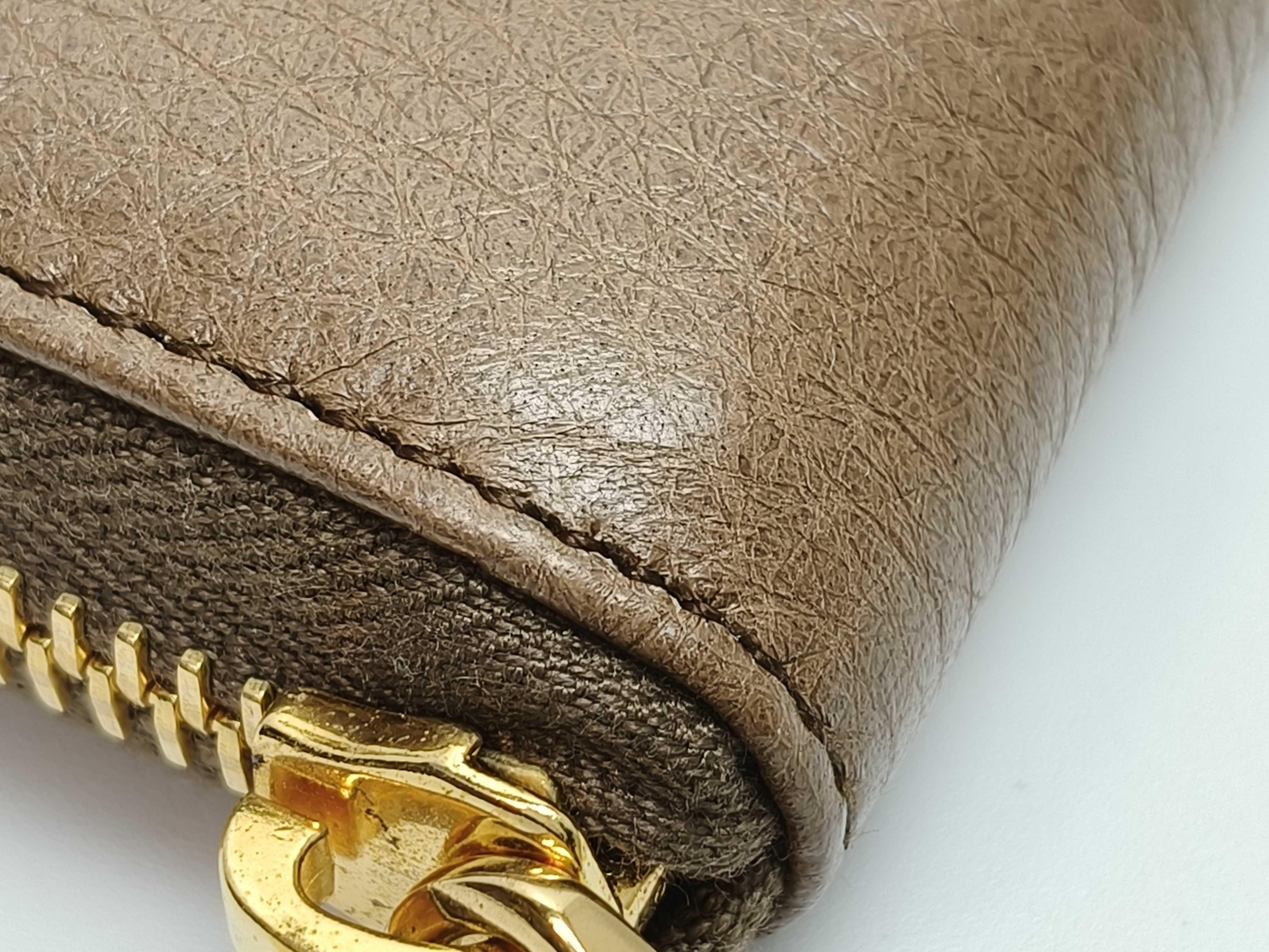 wallet — view 4