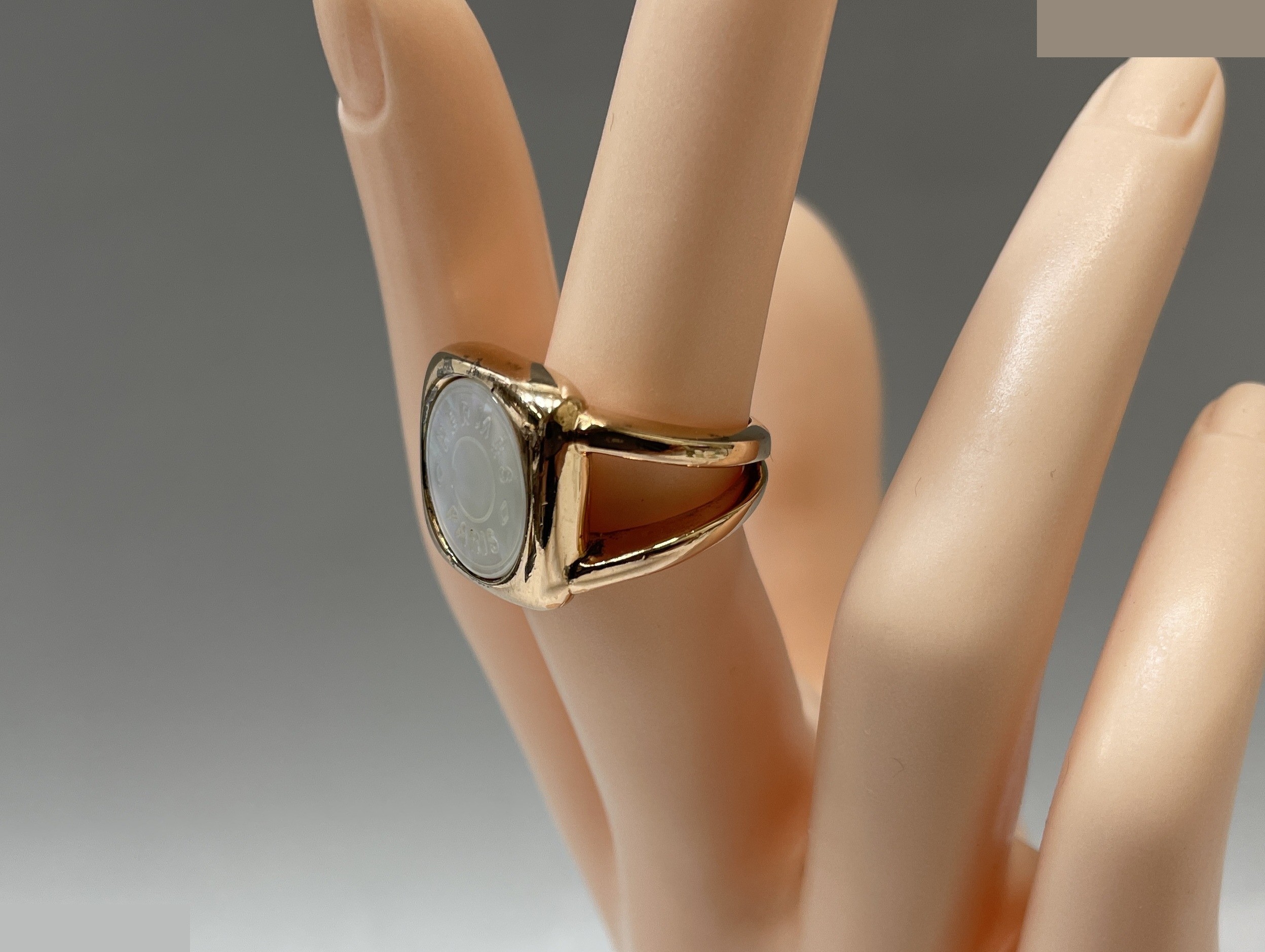 Corozo Serie Shell Ring, Size #11.5, Gold, Weight: 11.8g — view 3