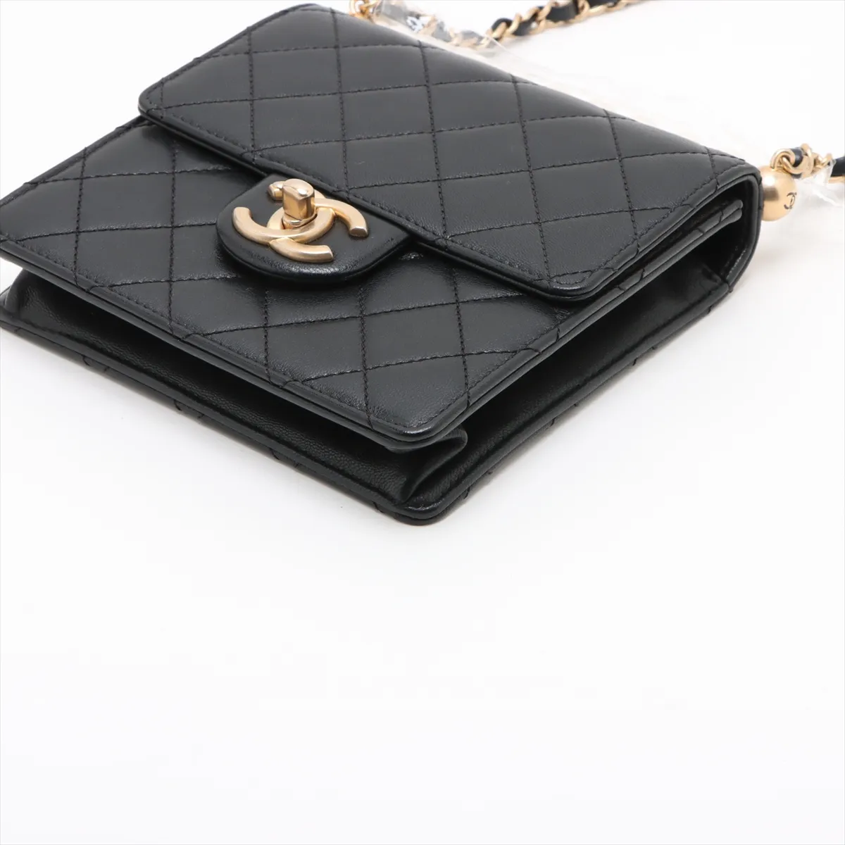 Matelasse Lambskin Chain Shoulder Bag Pearl Black Gold Hardware 29127547 29th Series — view 3