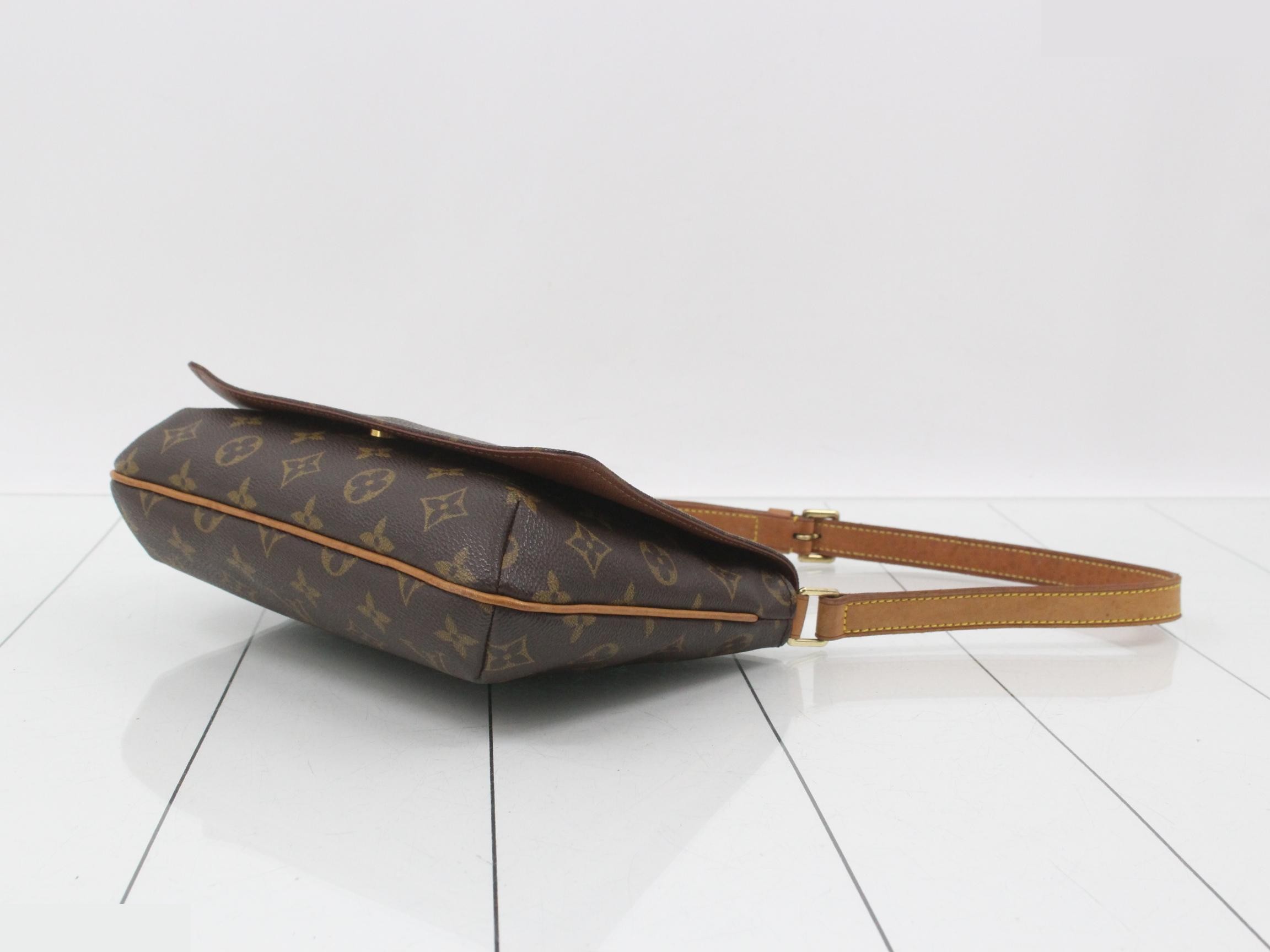 M51257 Musette Tango Short Shoulder Bag — view 6