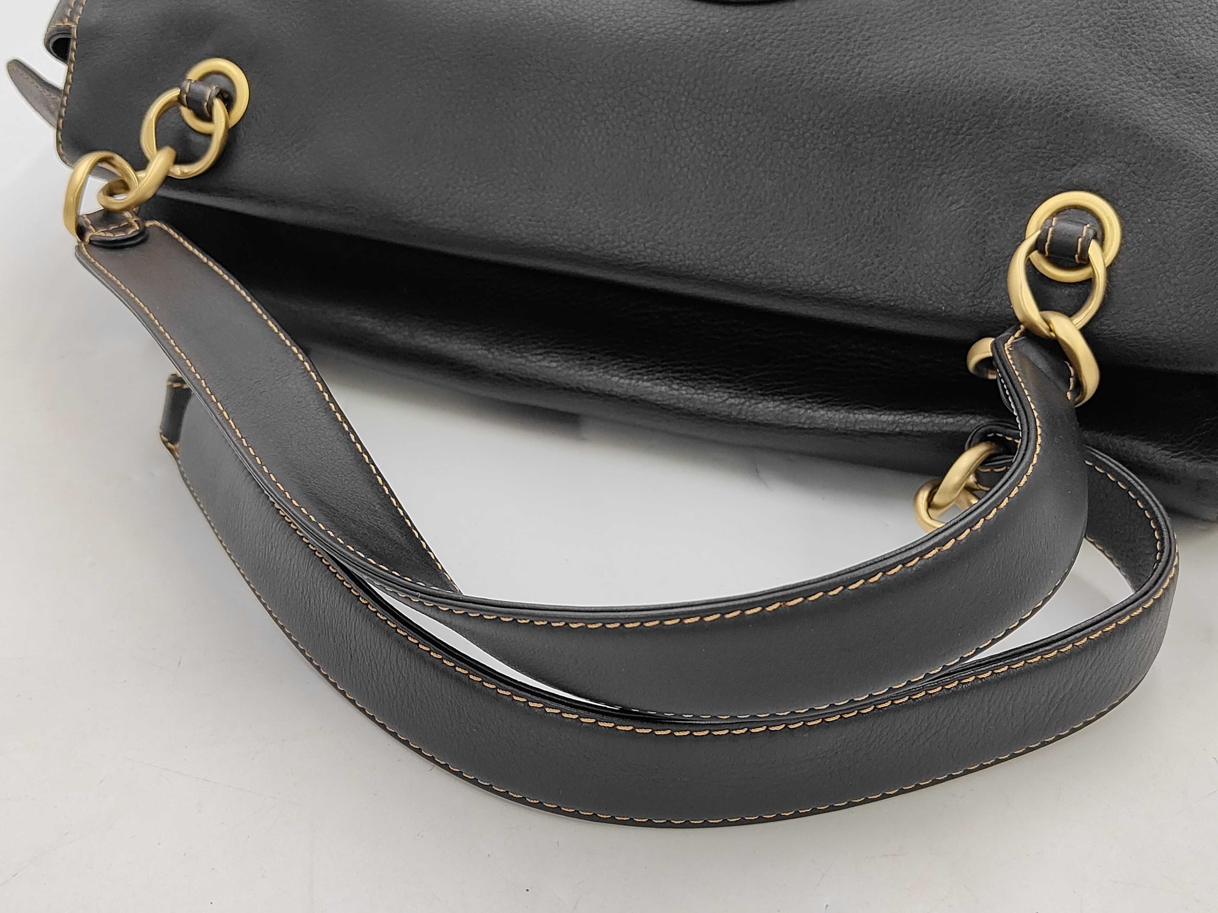 TW- CC Stitch Zip Shoulder Bag (Handbag) — view 3