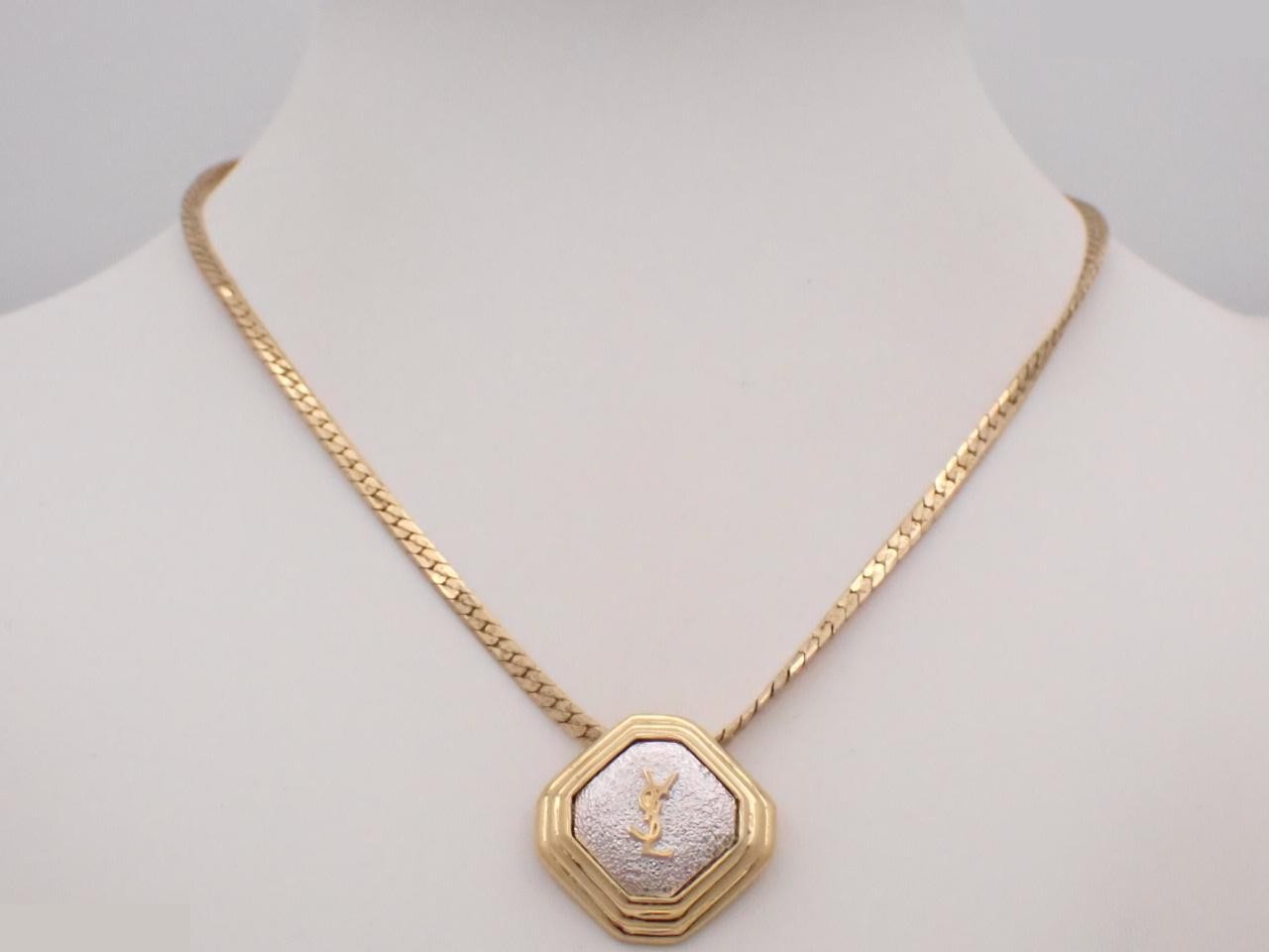 Necklace/Pendant, neck circumference approximately 42 cm — view 3