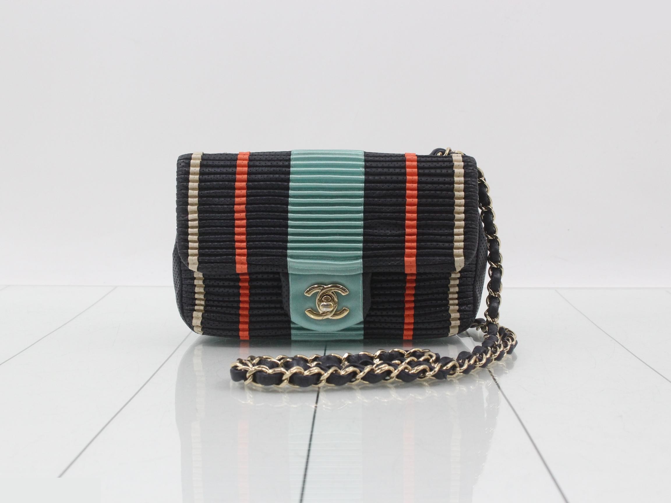 Leather shoulder bag