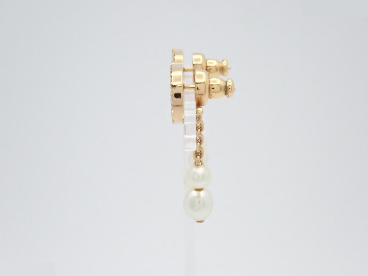 Gold earrings — view 3