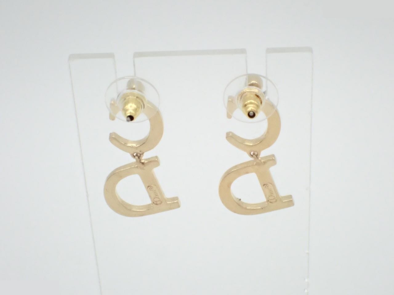 Other lines: Precious metals and earrings — view 2