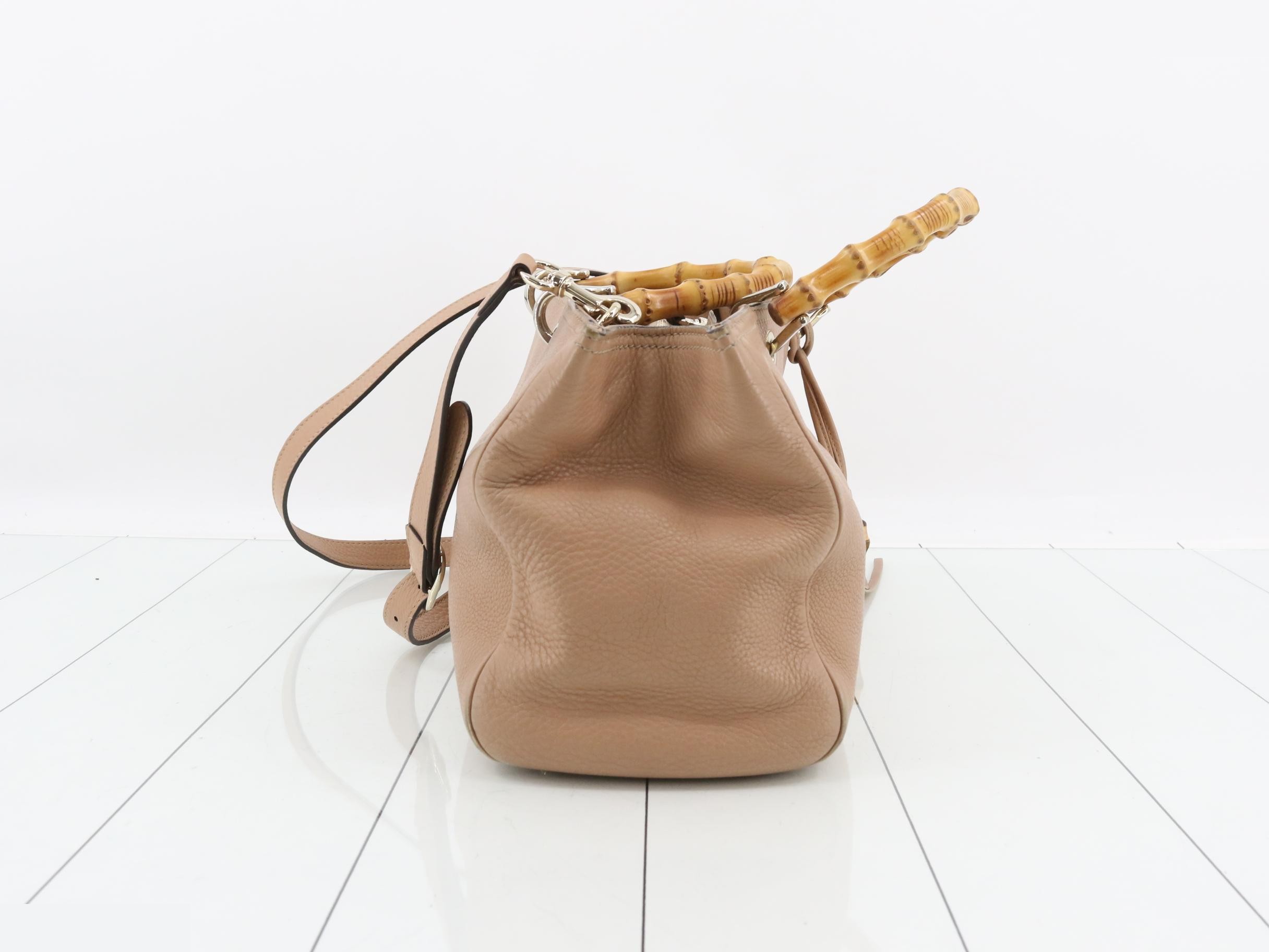 Leather and bamboo shopper bag, medium size, tote, beige, gold hardware. — view 4