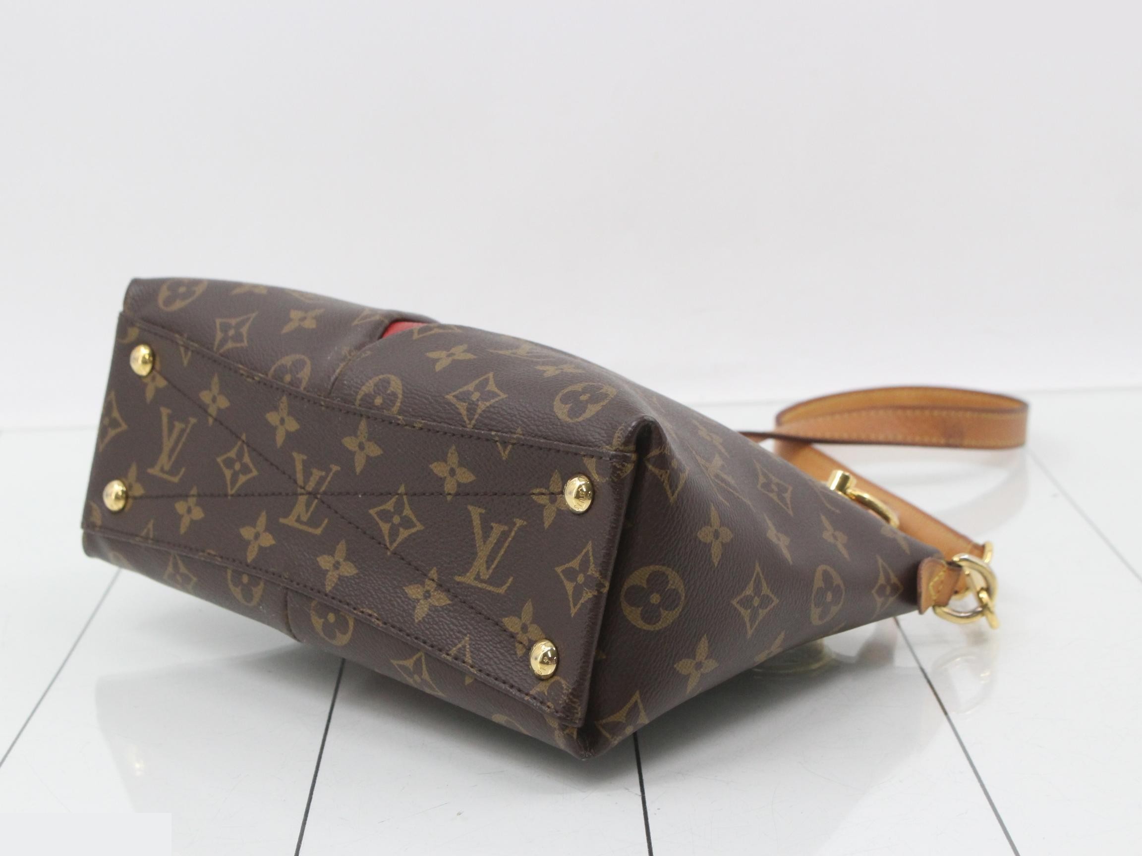 V Tote BB Cerise — view 6