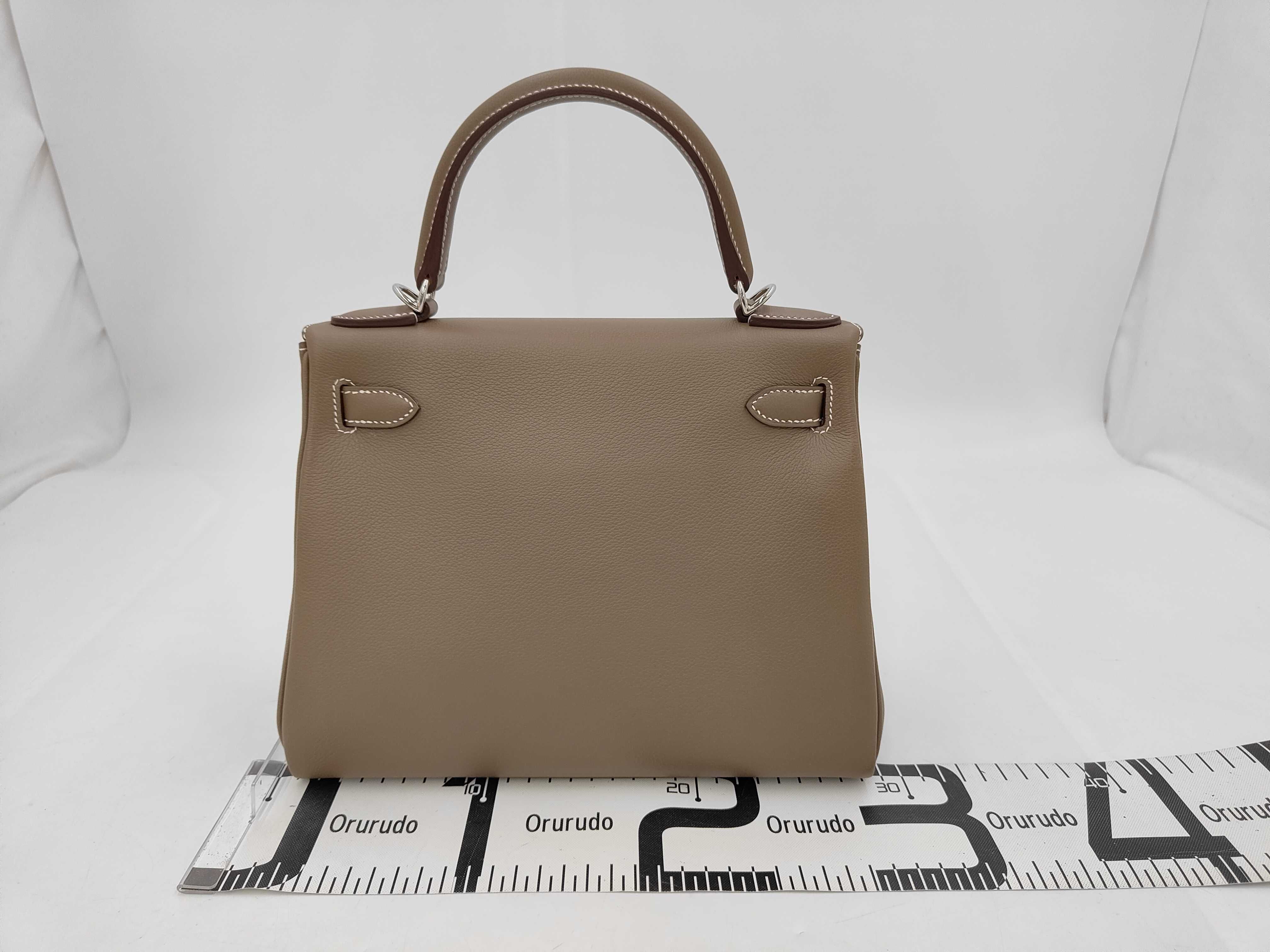 Kelly 28 Etoupe Evercolor Silver Hardware G Stamp Handbag — view 2